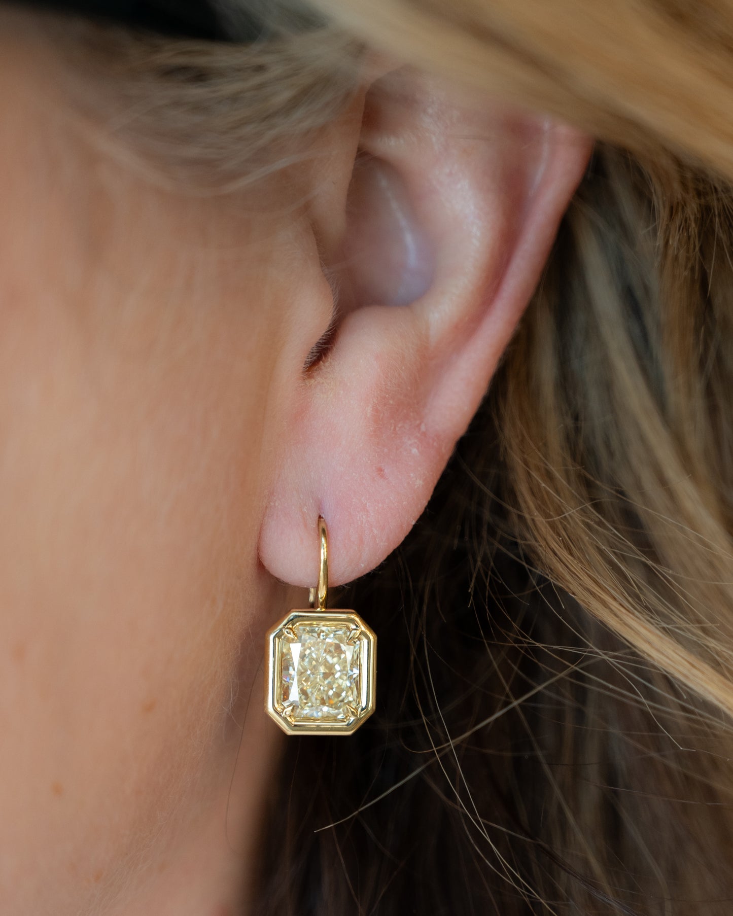 6.72 Radiant Cut Diamond Drop Earrings in 18k