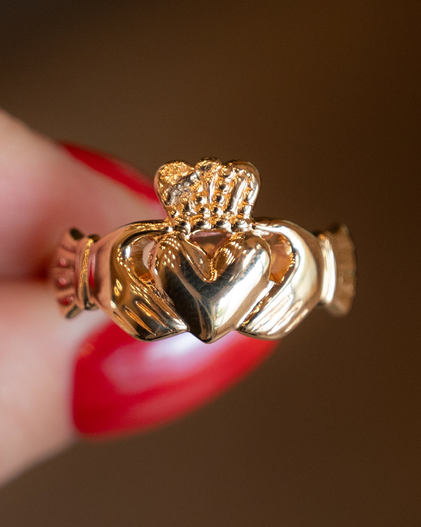 Mens Claddagh Ring in 14k Yellow Gold