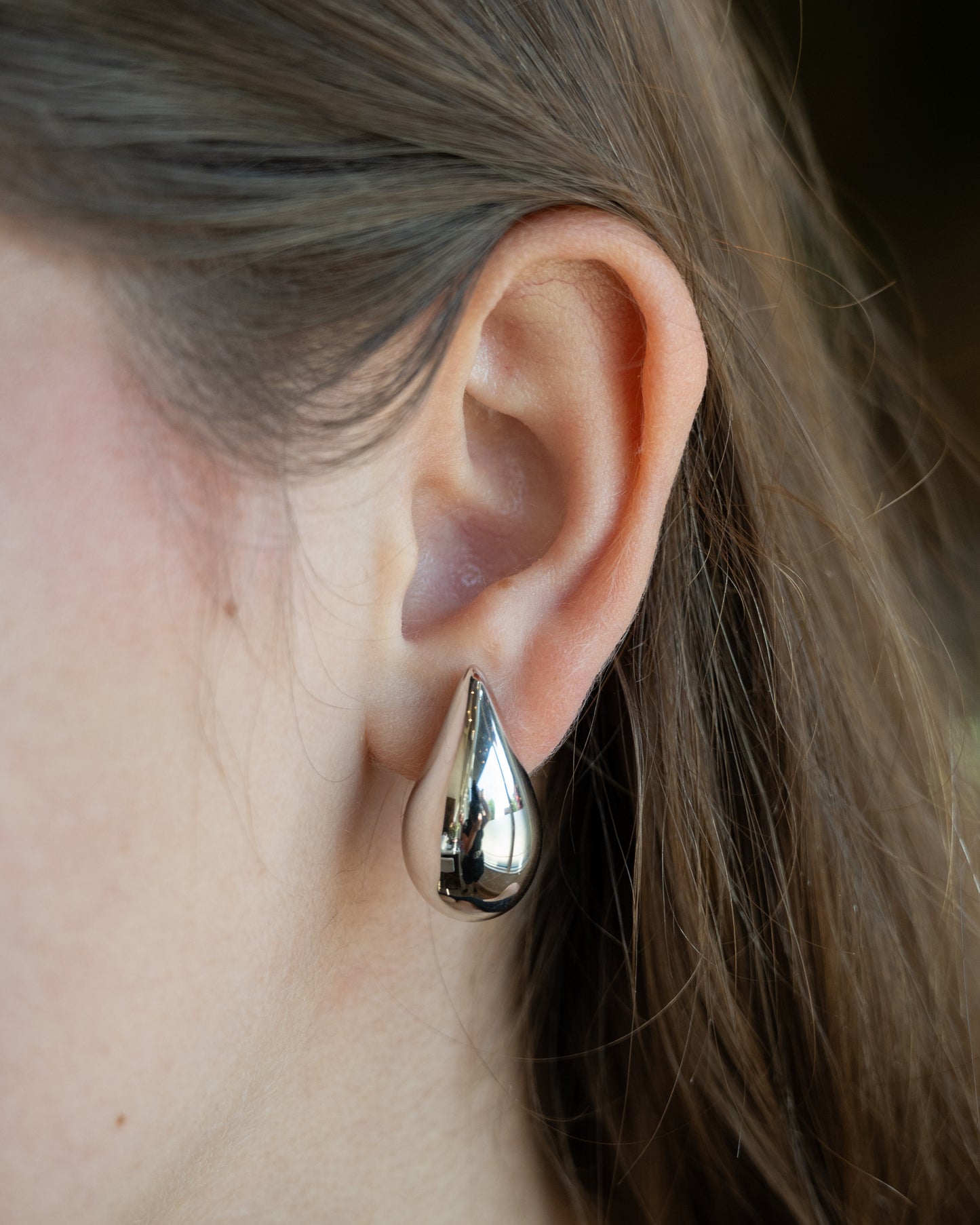 25mm Puffy Raindrop Earrings in 14k White Gold