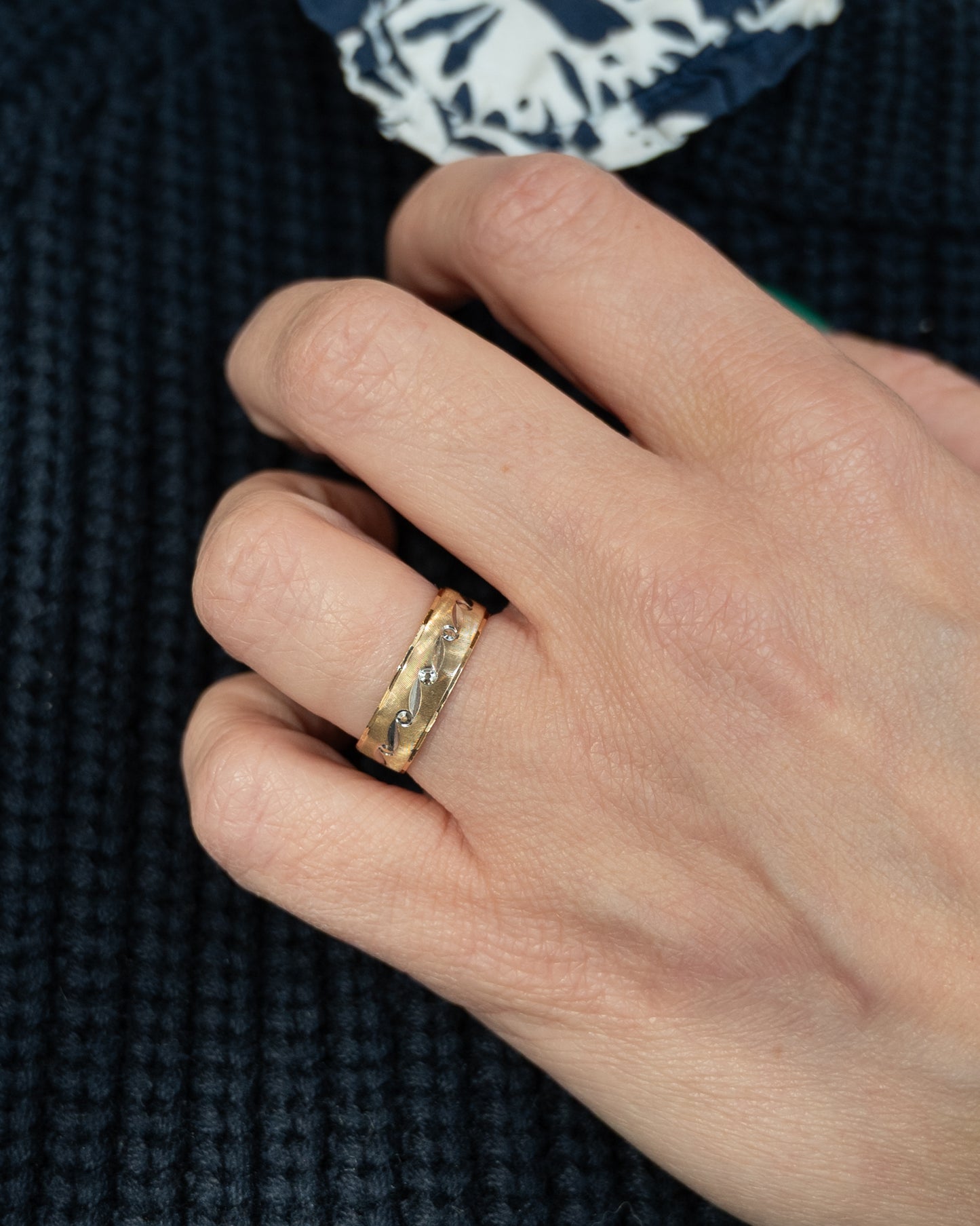 Vintage Mid-Century Two-Tone Wave Band in 14k