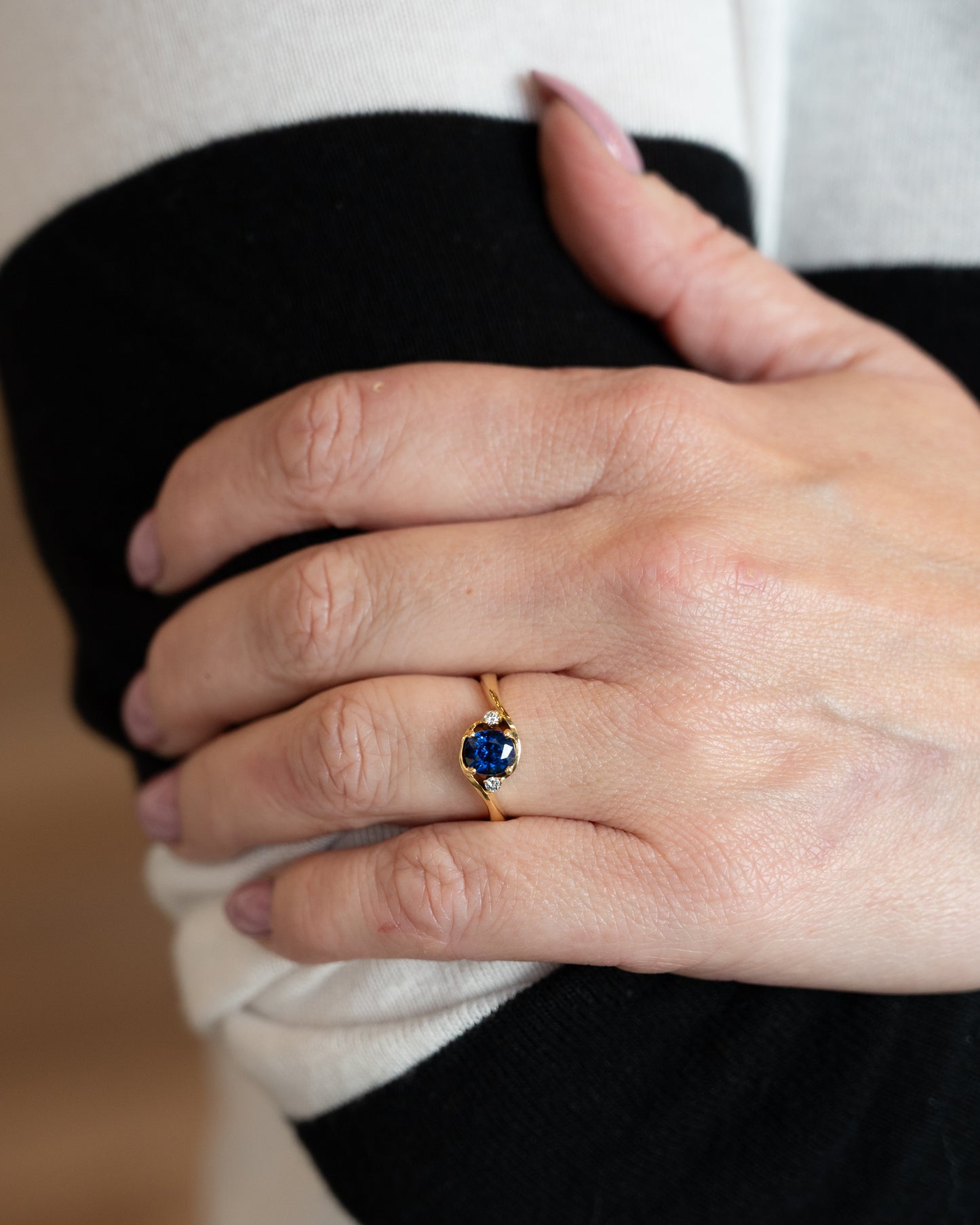 1.03 Sapphire Engagement Ring in 18k Yellow Gold