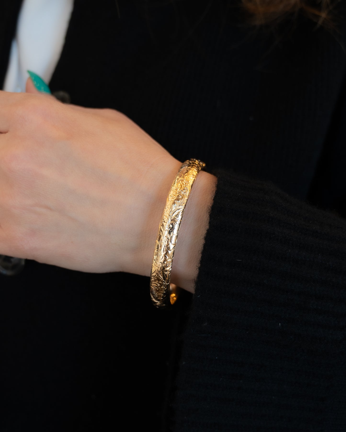 Antique Edwardian Engraved Bangle Bracelet in 14k