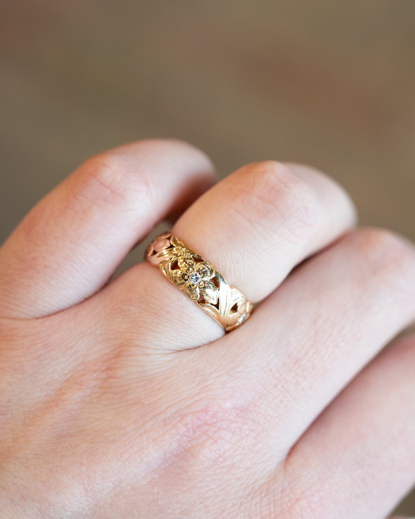 .25 Antique Art Nouveau Inspired Floral Wedding Band