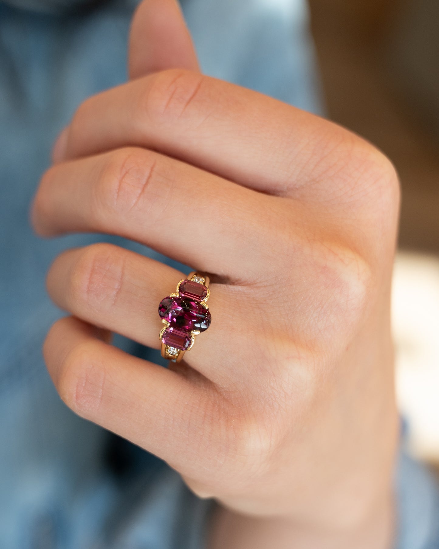 3.68 Cabochon Garnet Cocktail Ring in 18k Yellow Gold