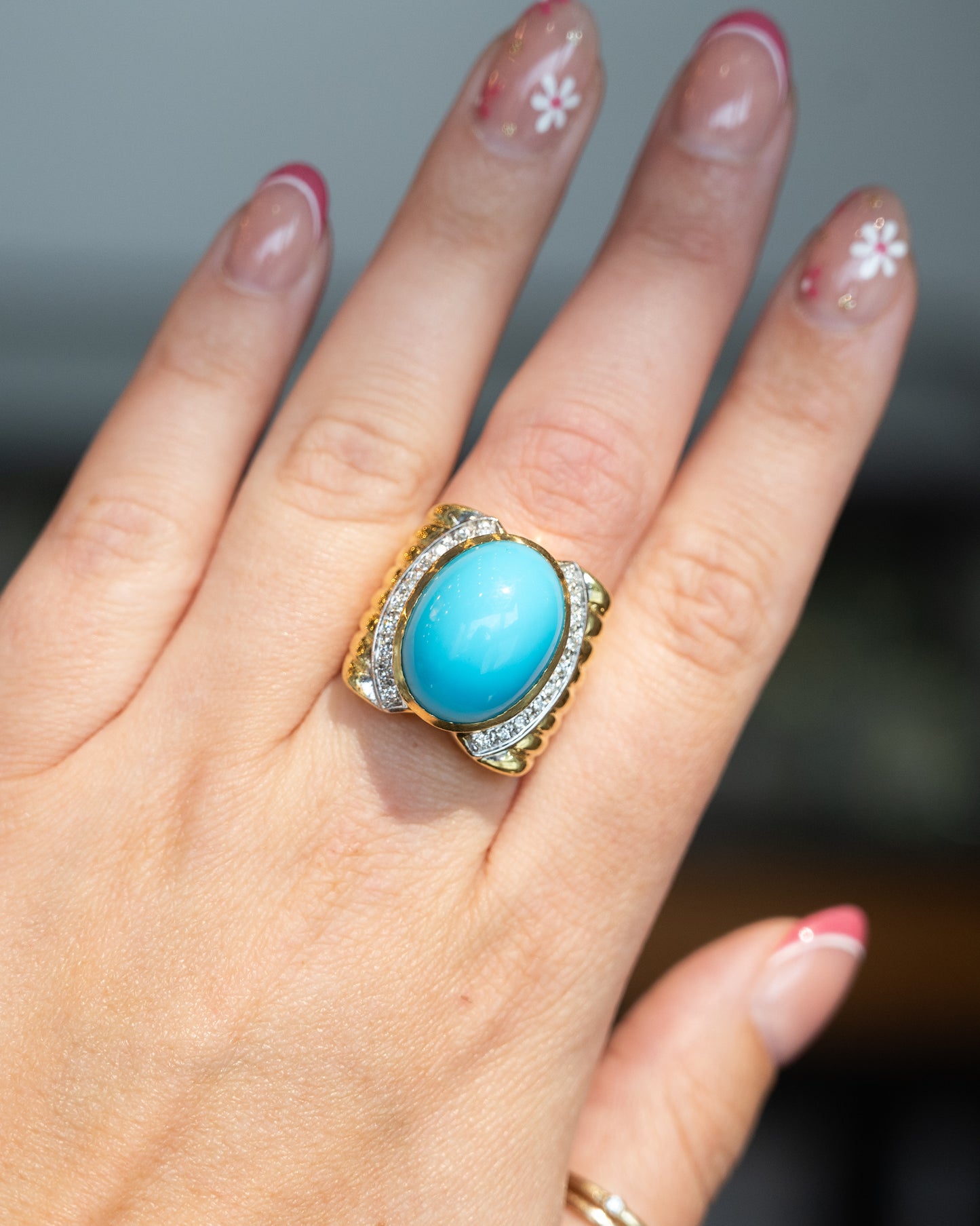 20.36 Vintage Cabochon Turquoise Cocktail Ring 18k