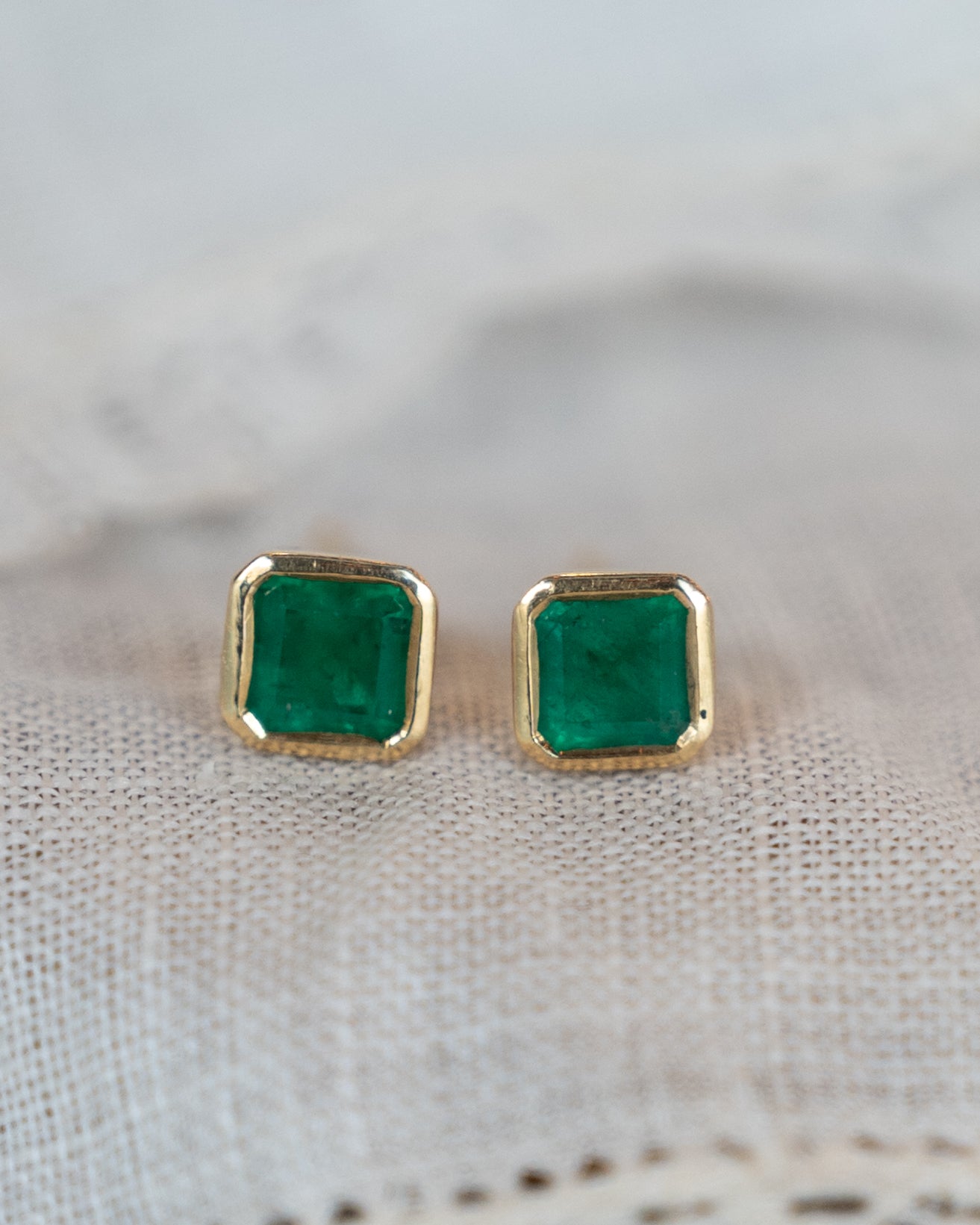 .80 Emerald Stud Earrings 18k Yellow Gold
