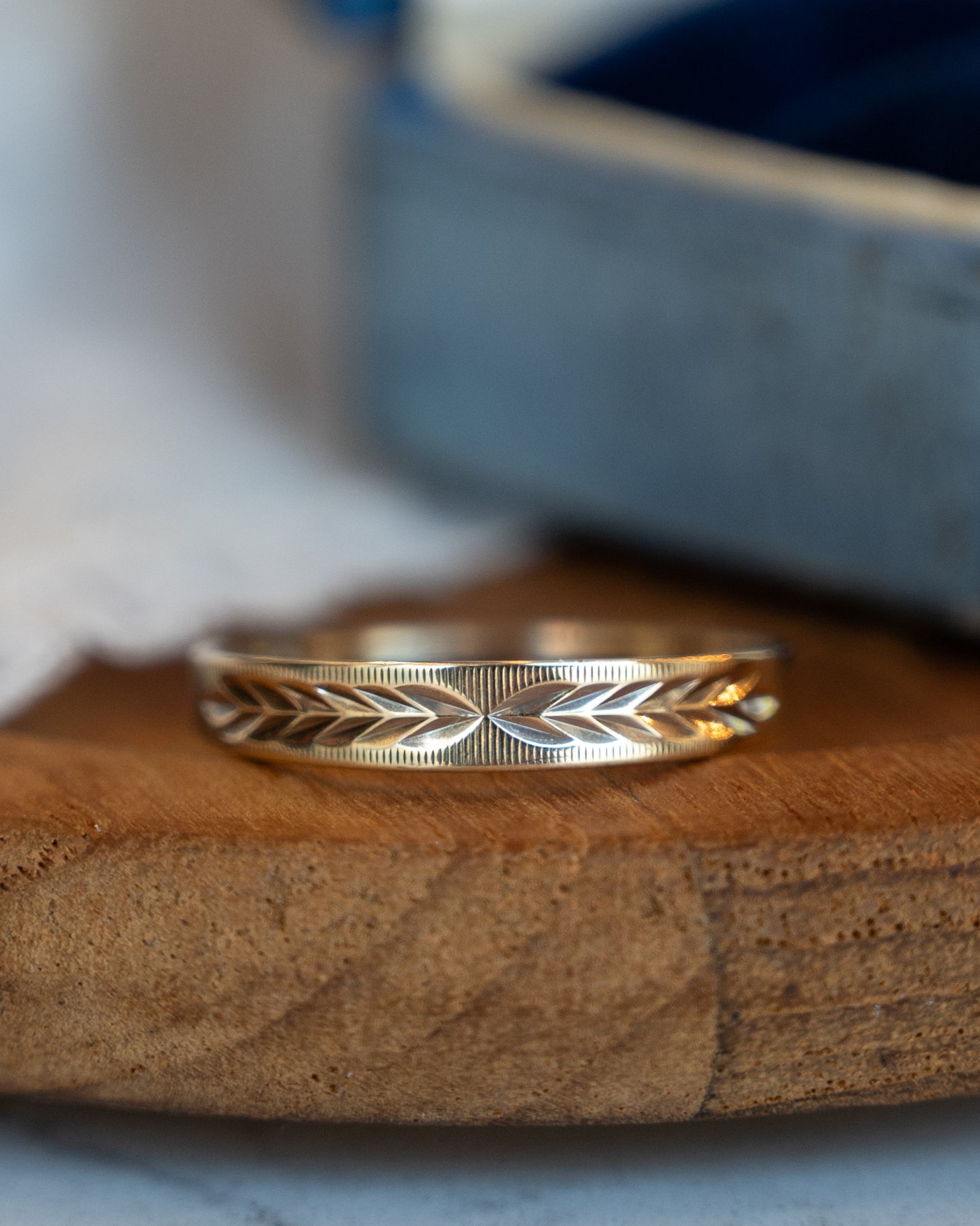 Vintage Mid-Century Engraved Men's Wedding Band 10k
