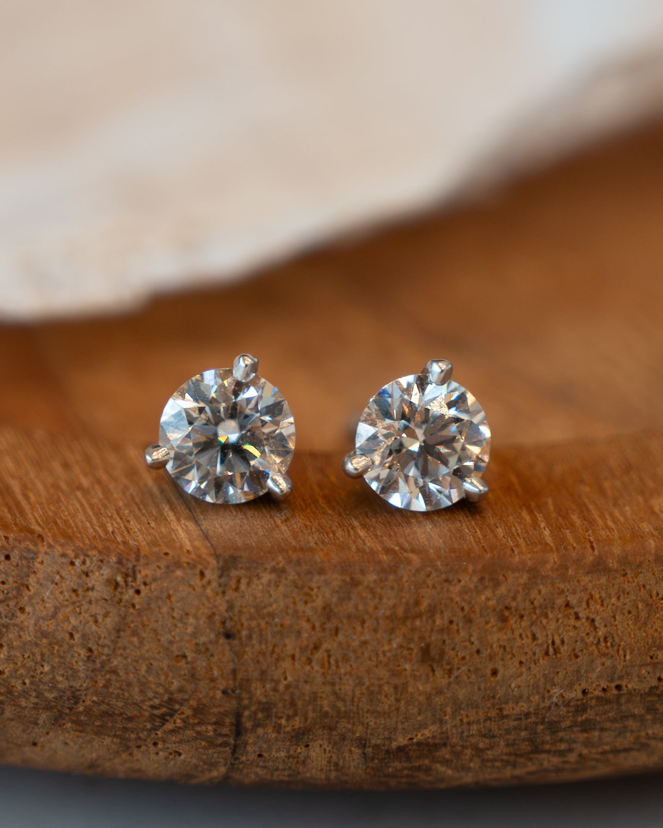 1.00 Diamond Stud Earrings Platinum