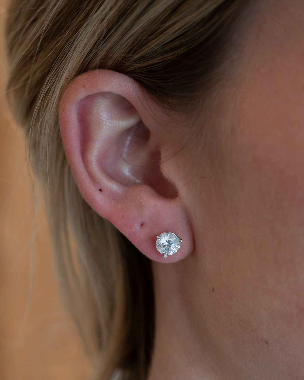 2.28 Round Brilliant Diamond Stud Earrings 18k