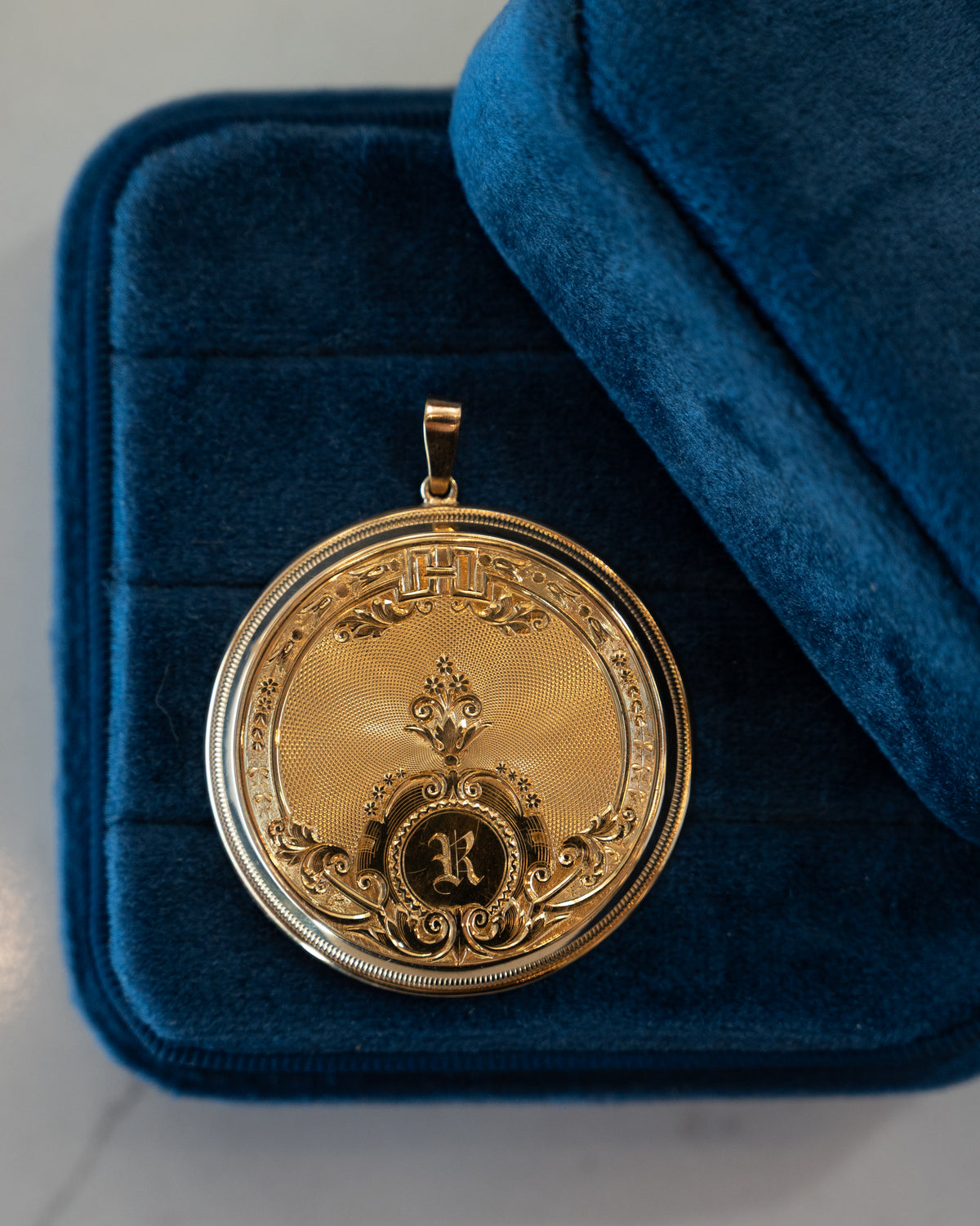Victorian Engraved 'R' Locket Pendant 14k Yellow Gold