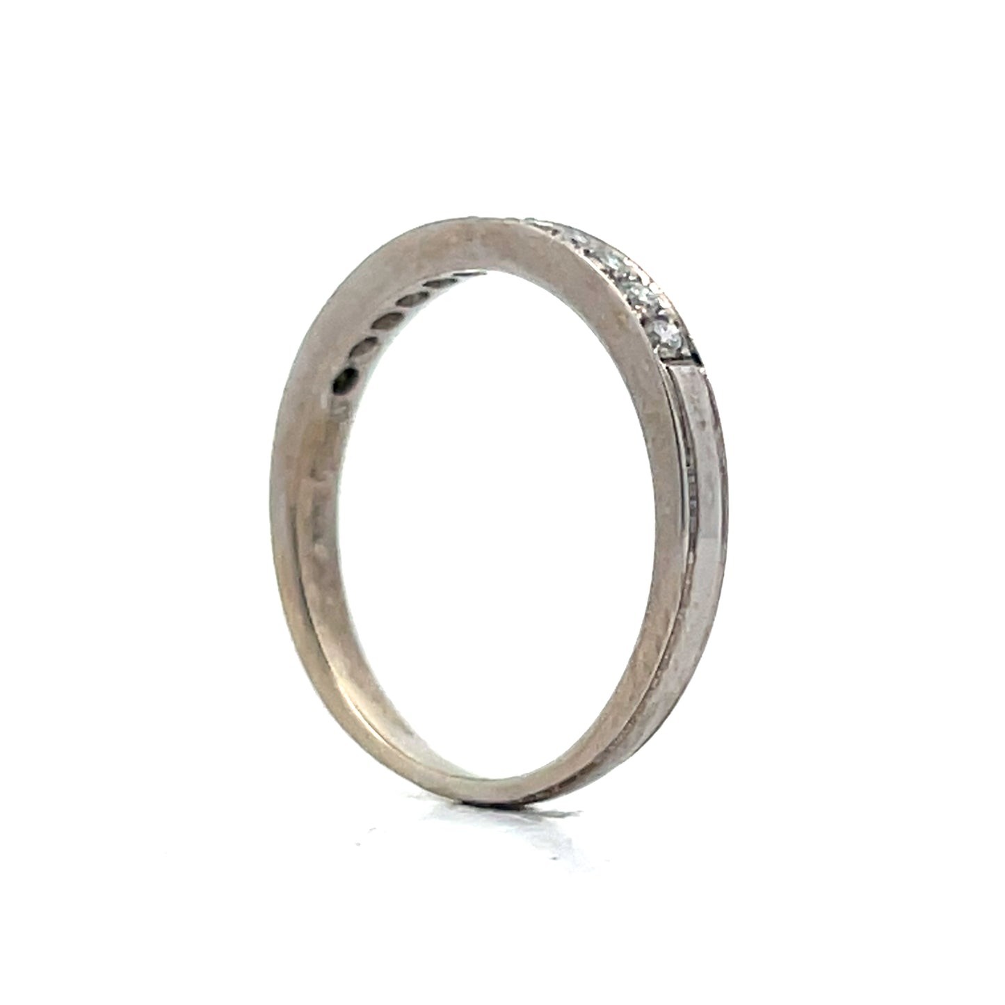 .22 Classic Round Diamond Wedding Band in 18k