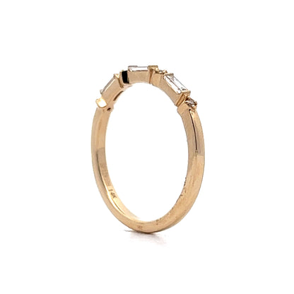 Baguette & Round Diamond Wedding Band in 14k Yellow Gold