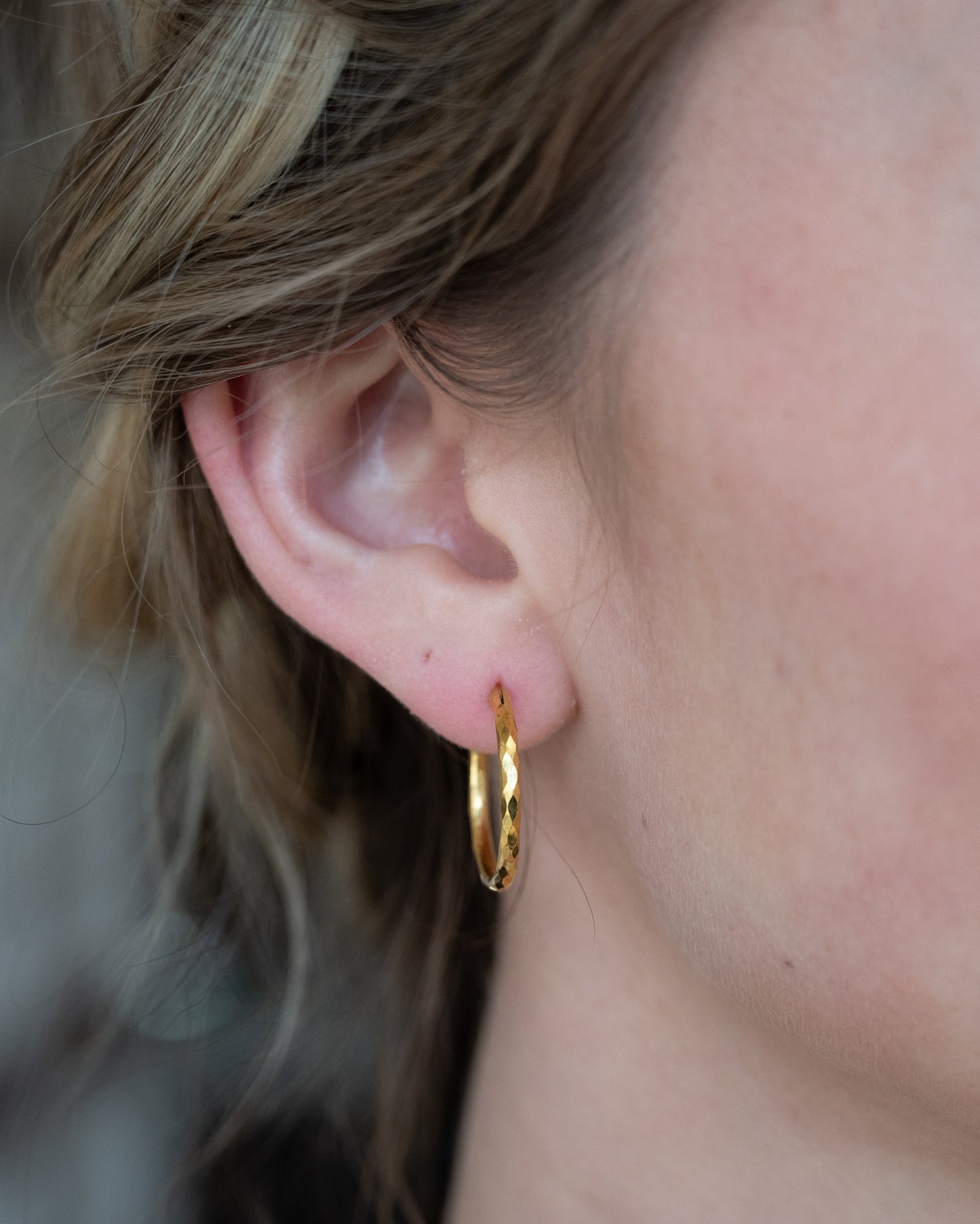 Diamond Cut Pattern Hoop Earrings 18k Yellow Gold