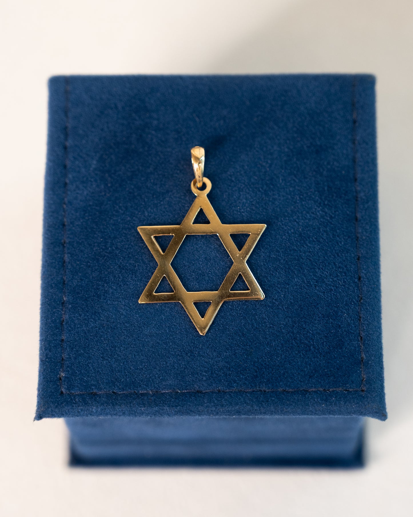 Star of David Pendant in 18k Yellow Gold