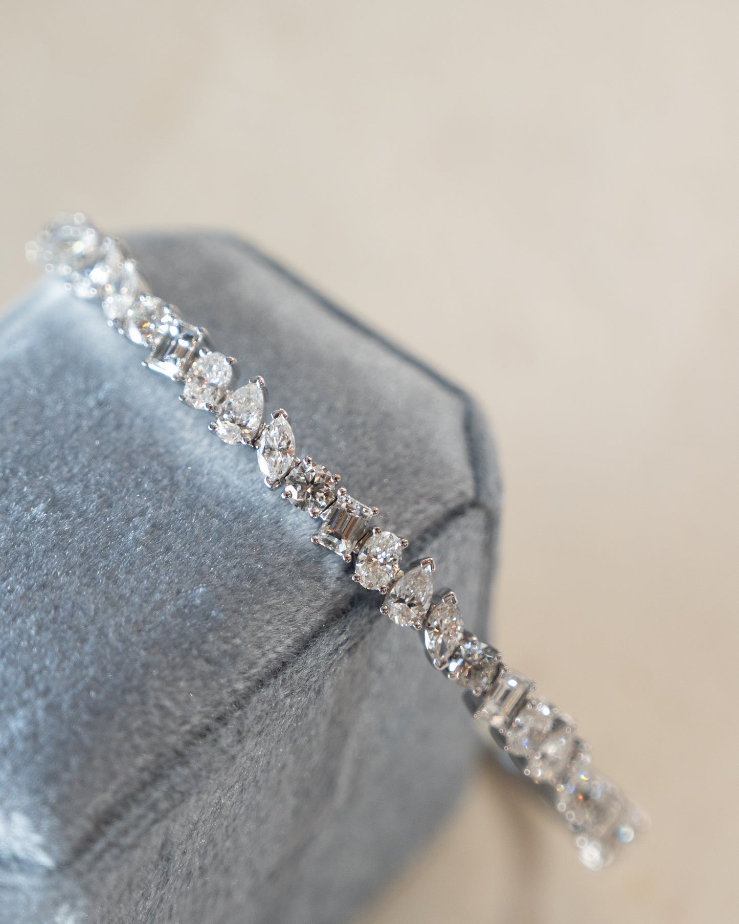 4.75 Diamond Flexible Bangle Bracelet 14k White Gold