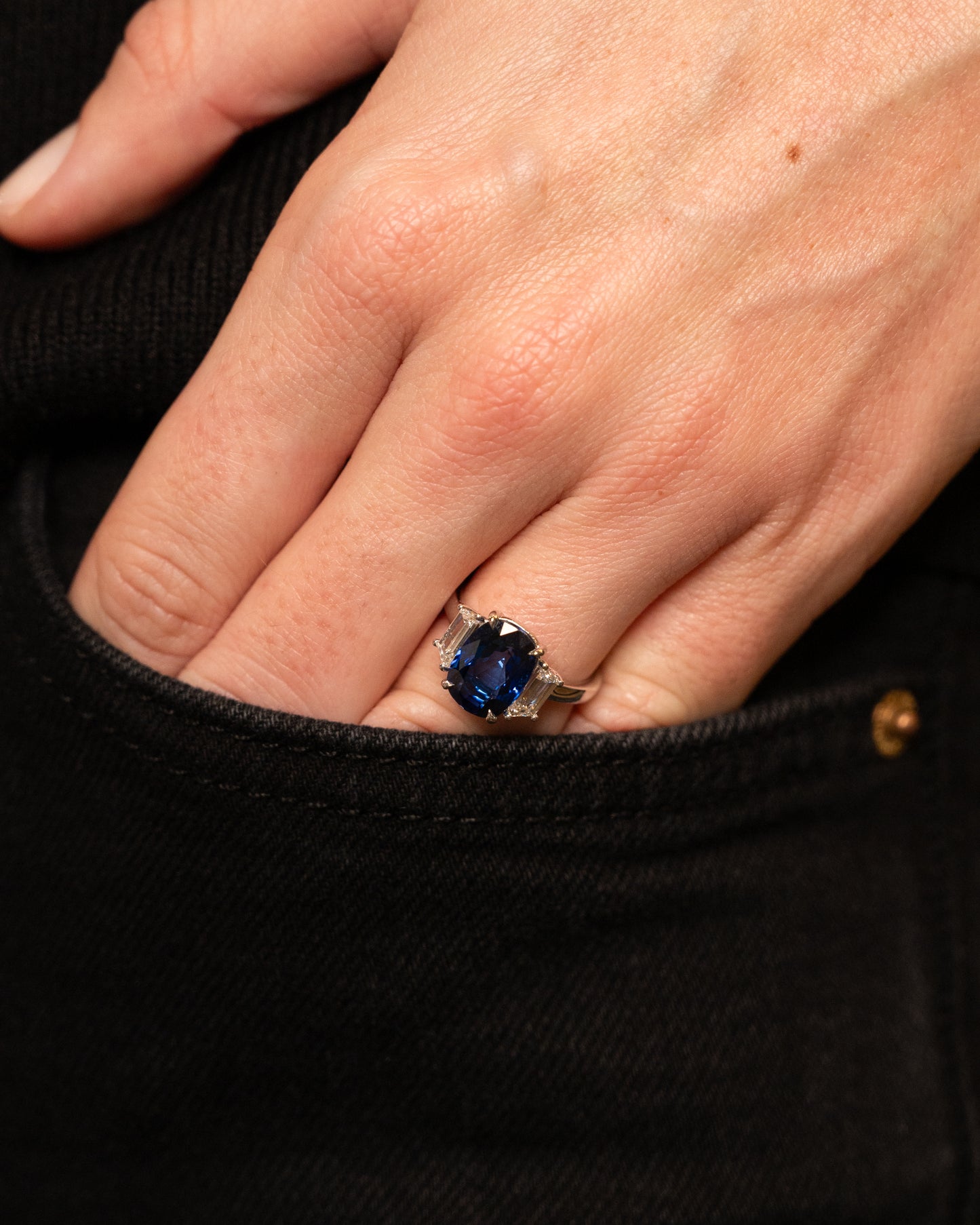 4.15 Cushion Sapphire & Diamond Engagement Ring 18k