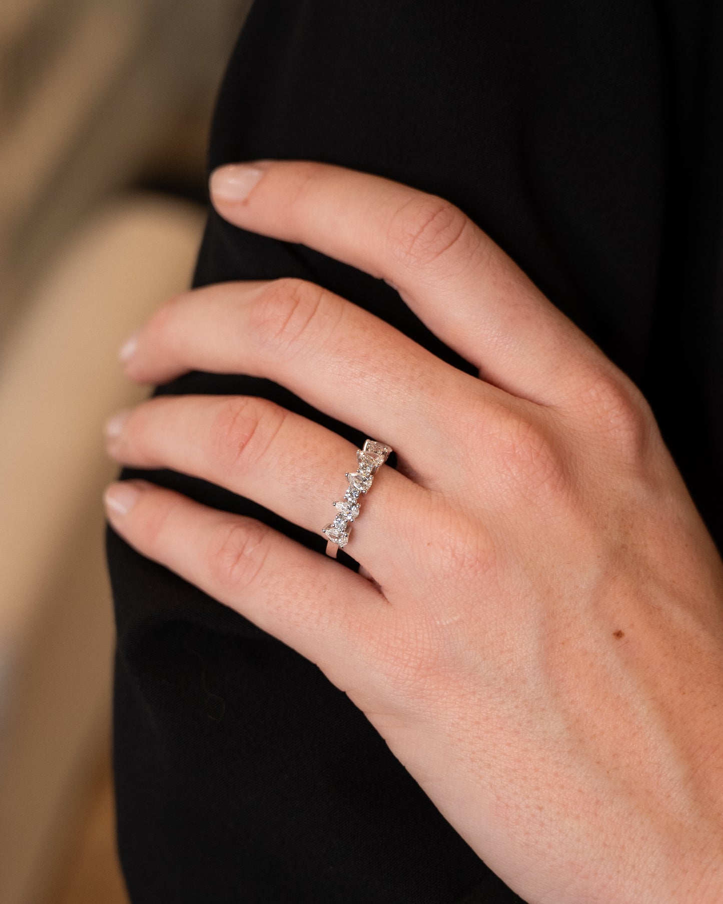 .86 Pear & Round Diamond Wedding Band 18k