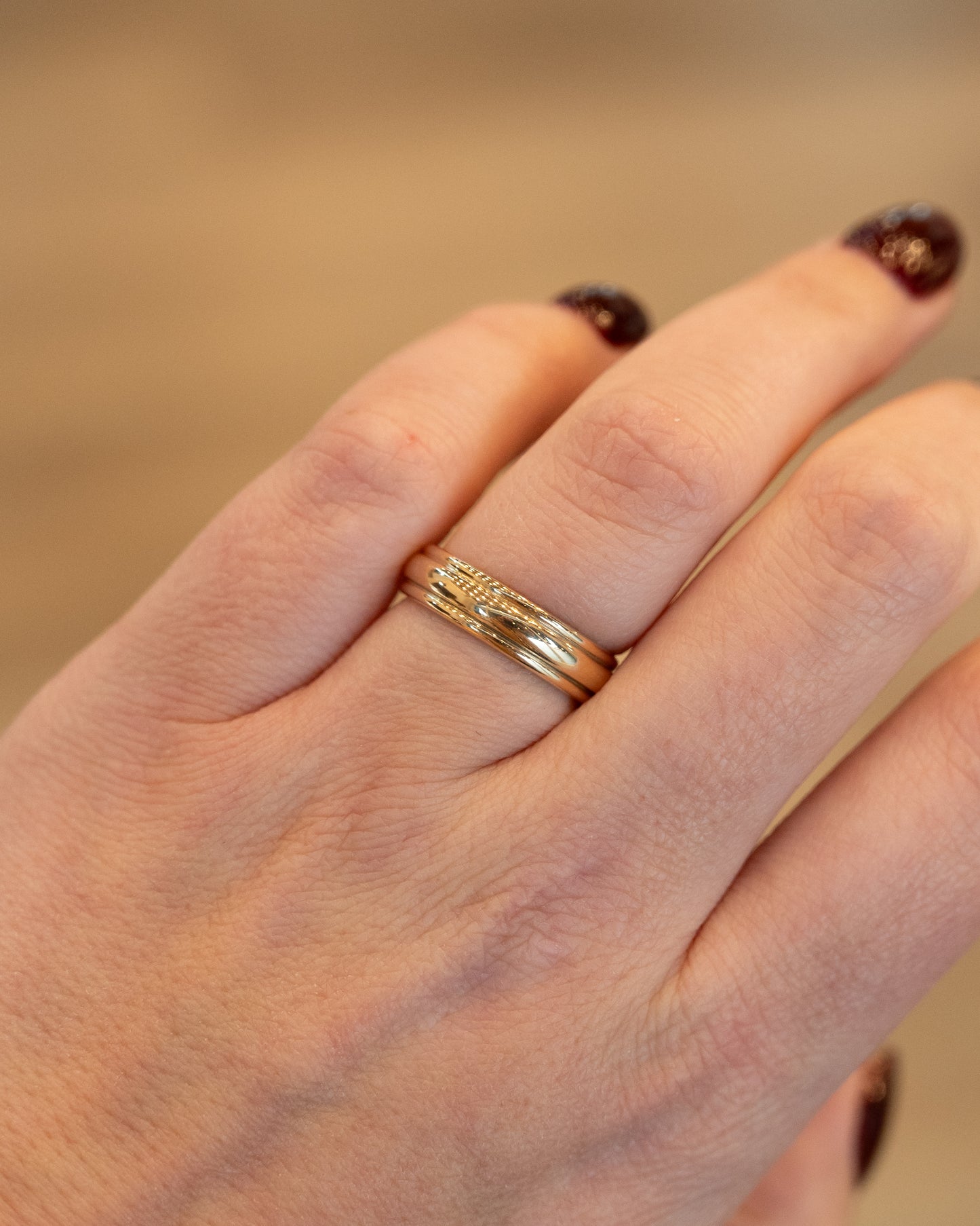 Mens Vintage Retro Ridged Wedding Band 14k