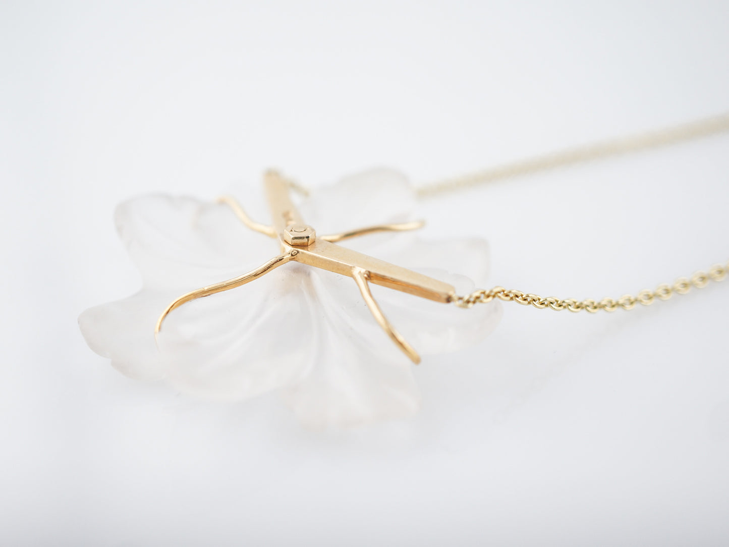 Vintage Necklace Mid Century .16 Engraved Crystal in 14k Yellow Gold