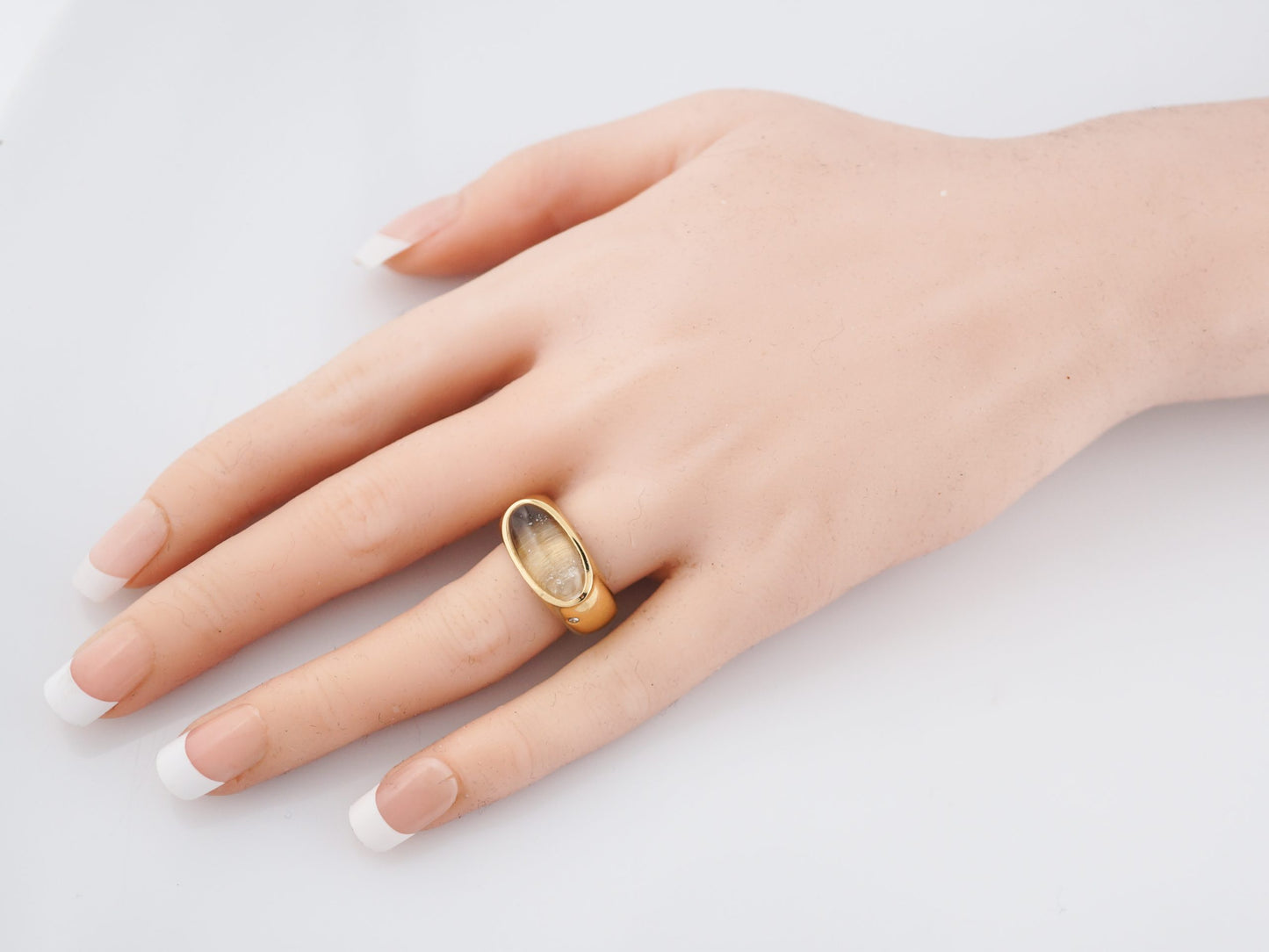 H. Stern Right Hand Ring Modern 2.74 Cabochon Cut Quartz in 18k Yellow Gold