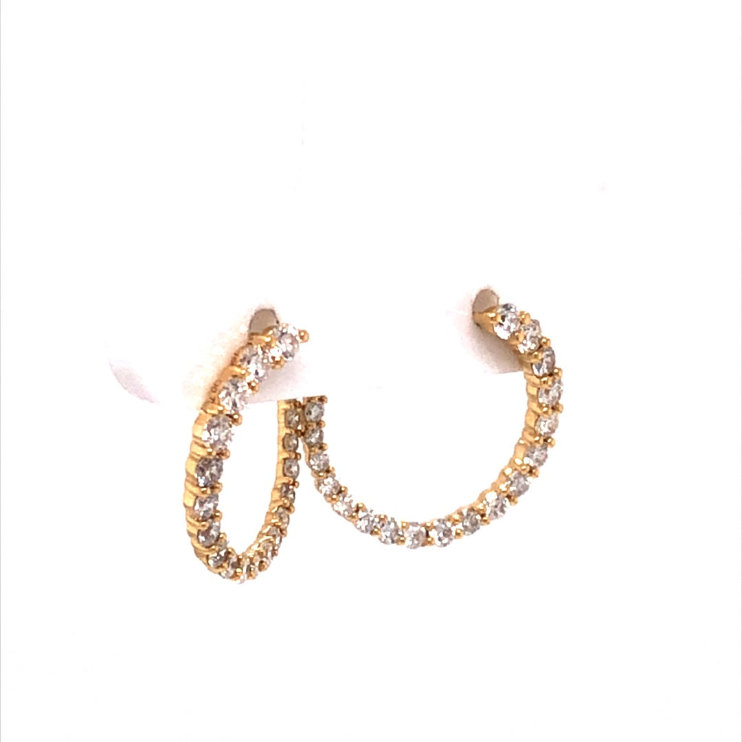 Curved Diamond Stud Earrings in 18k Yellow Gold