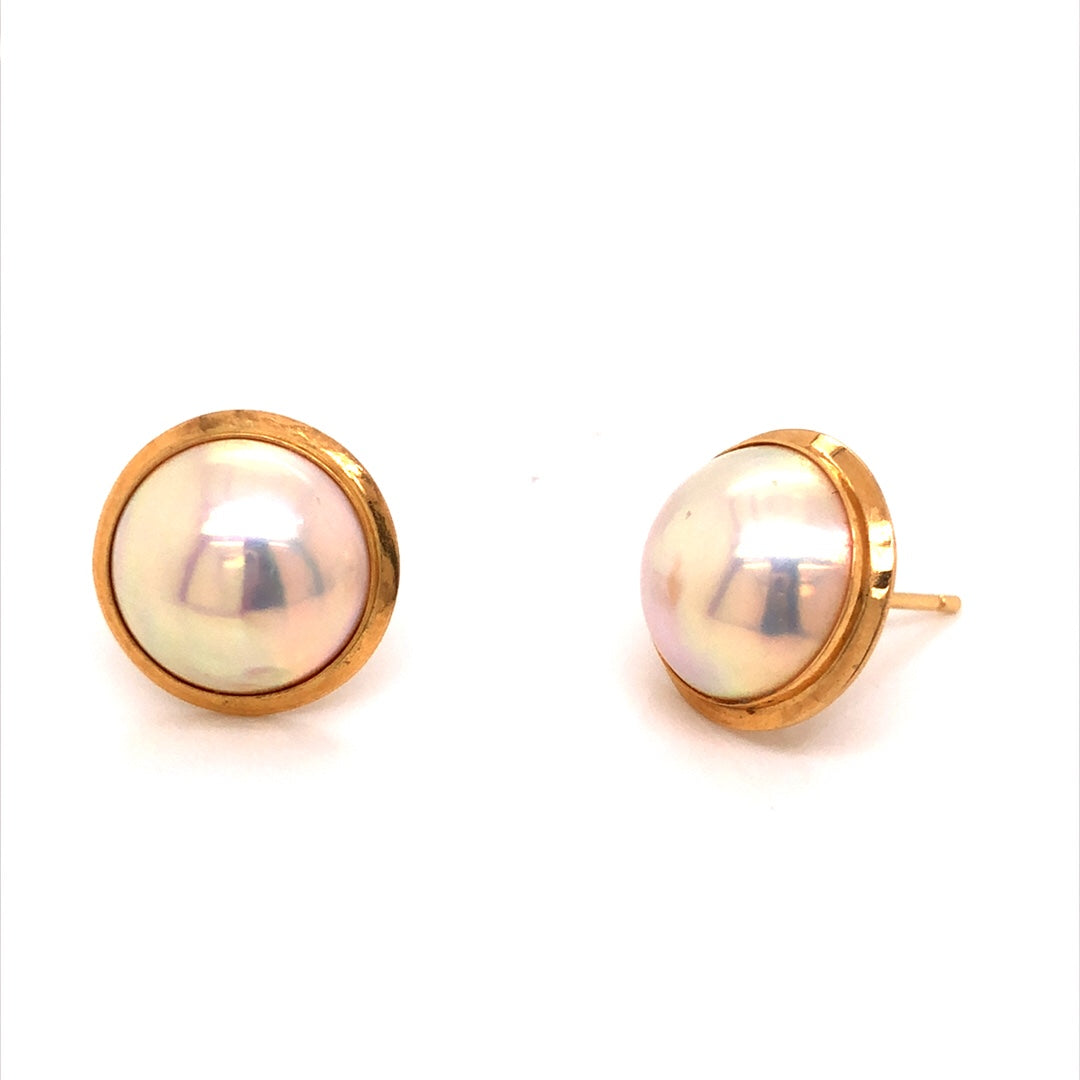 Classic Pearl Stud Earrings in 18k Yellow Gold