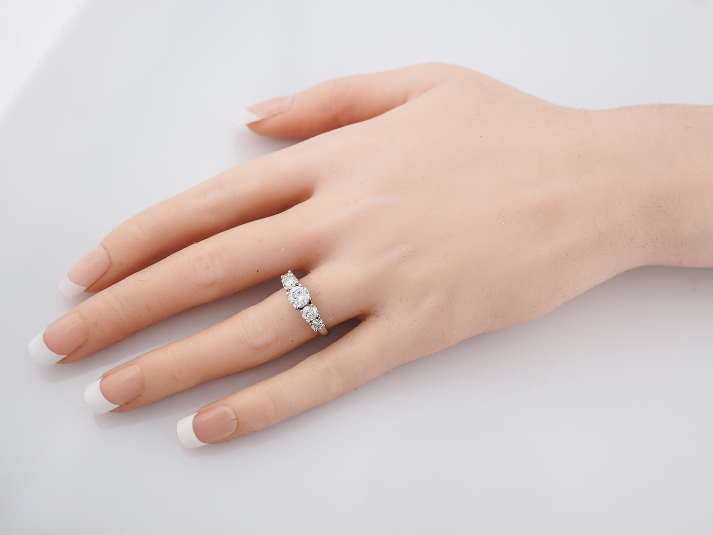 Vintage Engagement Ring Mid-Century 1.52 Round Brilliant Cut Diamonds in Platinum