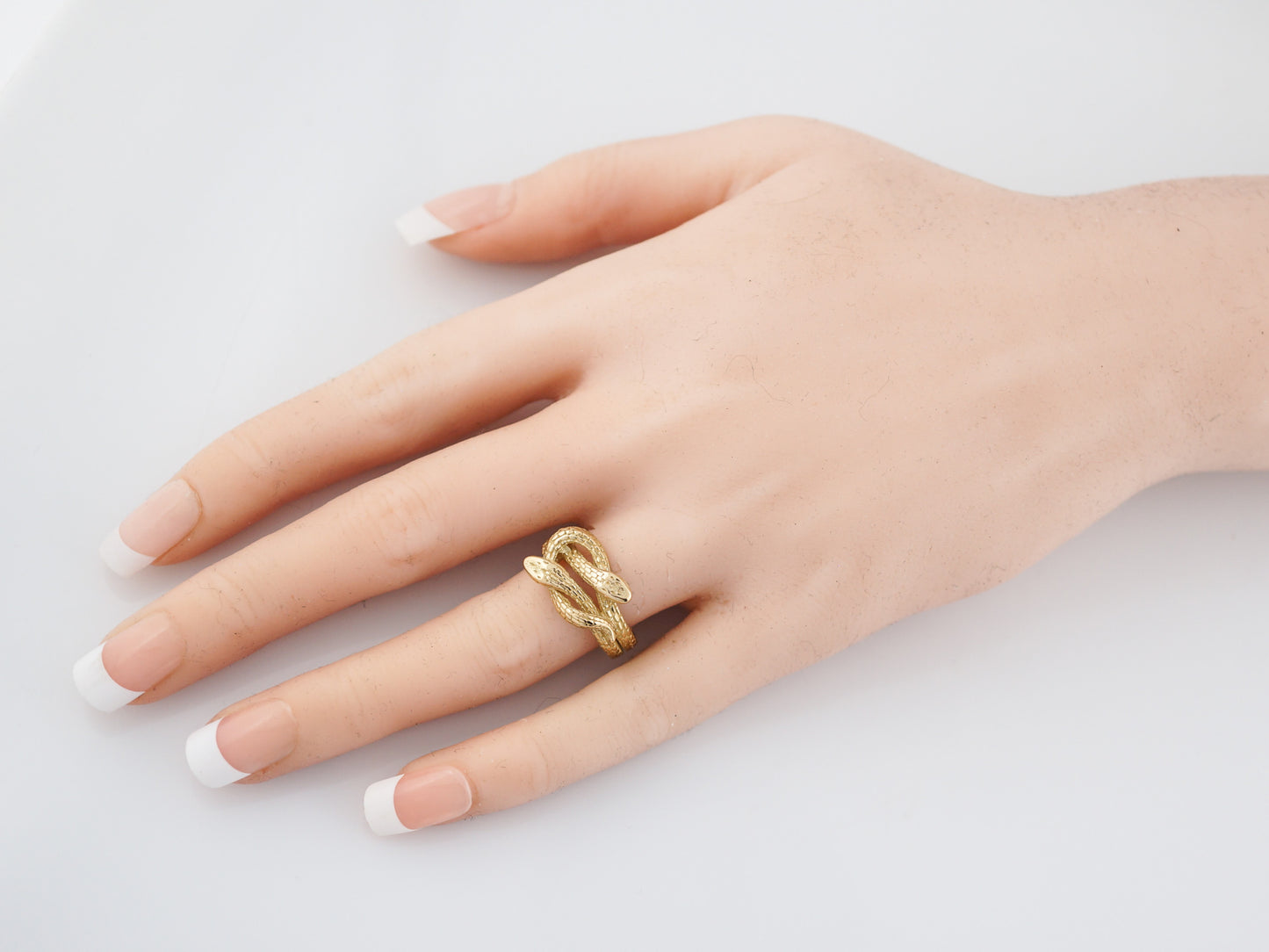Antique Right Hand Snake Ring Victorian in 18K Yellow Gold
