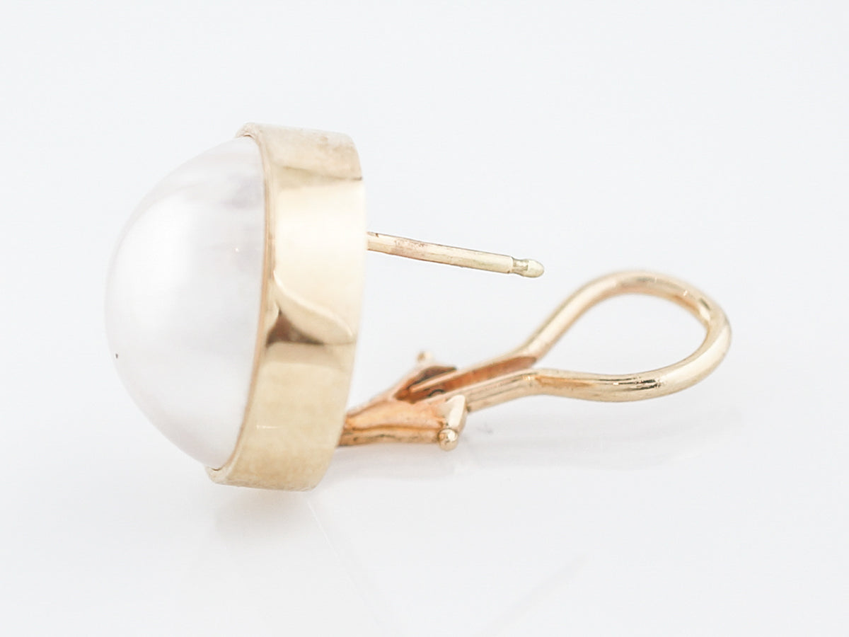 Stud Earrings Modern Mabe Pearl in 14K Yellow Gold