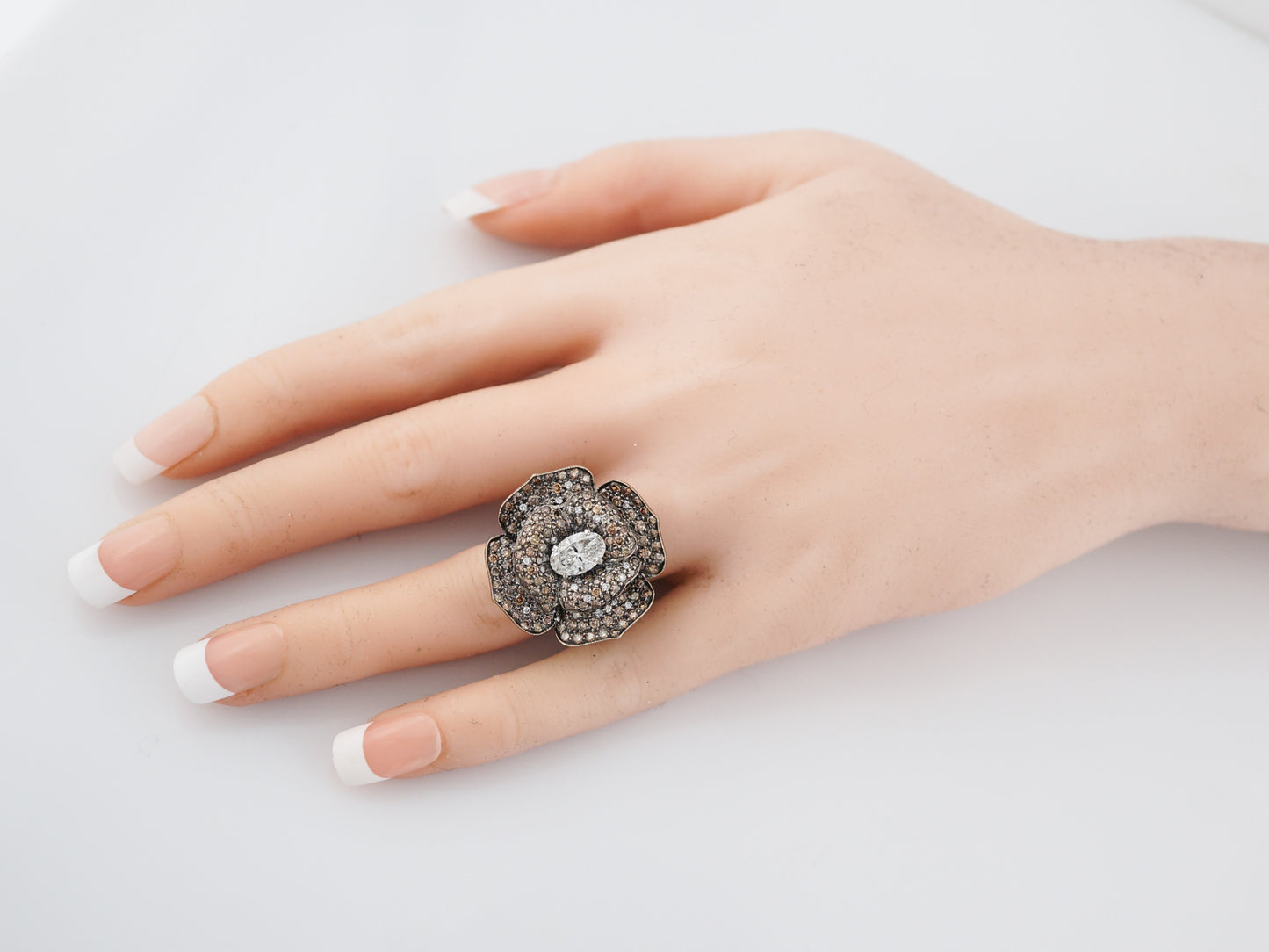 ***RTV***Right Hand Ring Modern 1.07 Oval Cut Diamond in 18K Yellow Gold