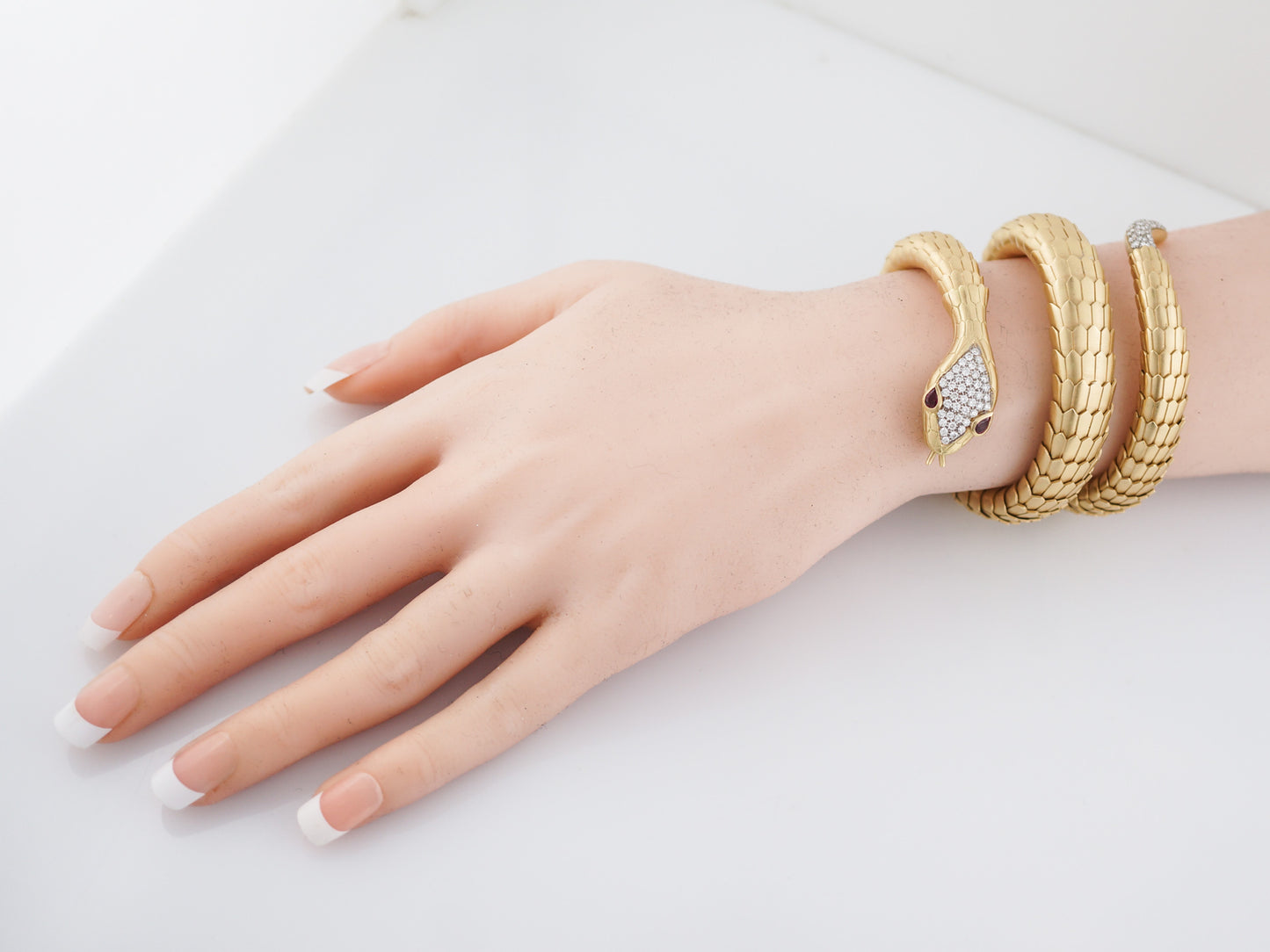 ***RTV***Snake Bracelet Modern 1.22 Round Brilliant Cut Diamonds in 18K Yellow Gold