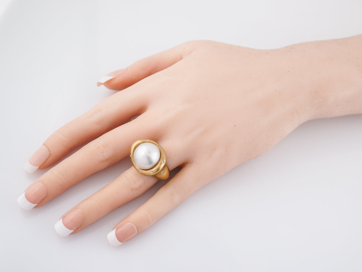 Vintage Cocktail Ring Mid-Century South Sea Pearl in 18k Yellow Gold