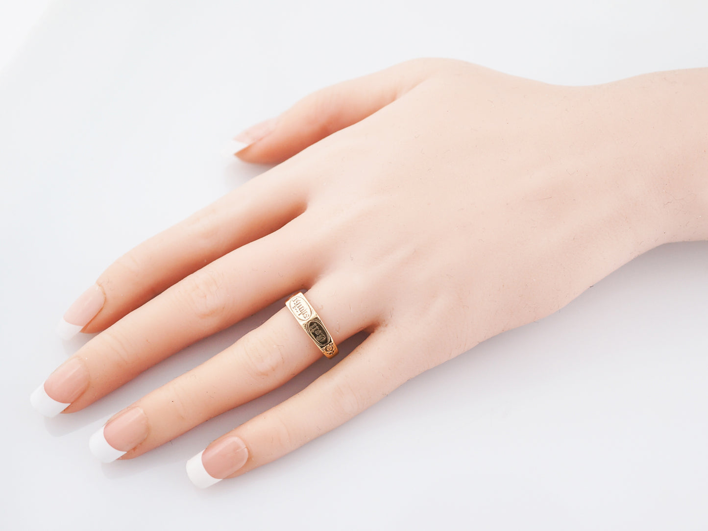 Antique Right Hand Ring German Victorian in 18k Yellow Gold