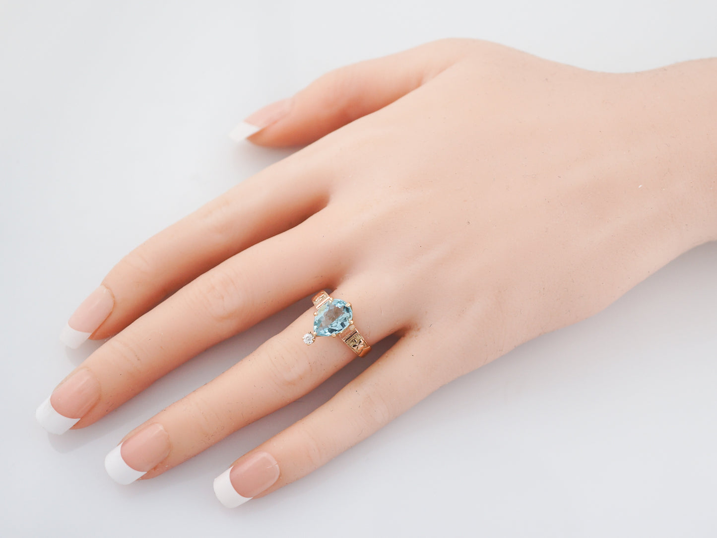 Antique Right Hand Ring Victorian 1.80 Pear Cut Aquamarine in 14k Yellow Gold