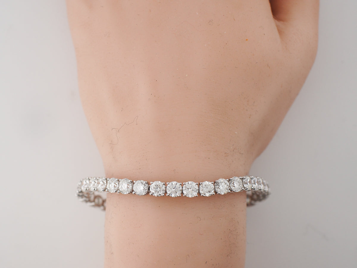 15 Carat Straight Line Diamond Tennis Bracelet in Platinum