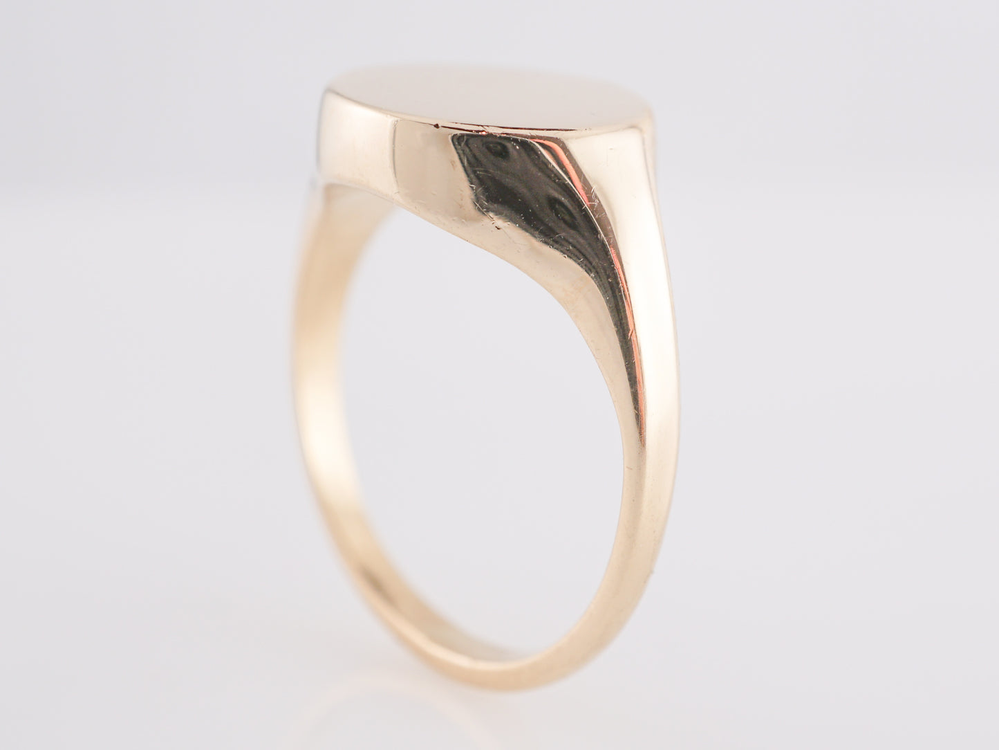 Modern Signet Ring in 14k Yellow Gold