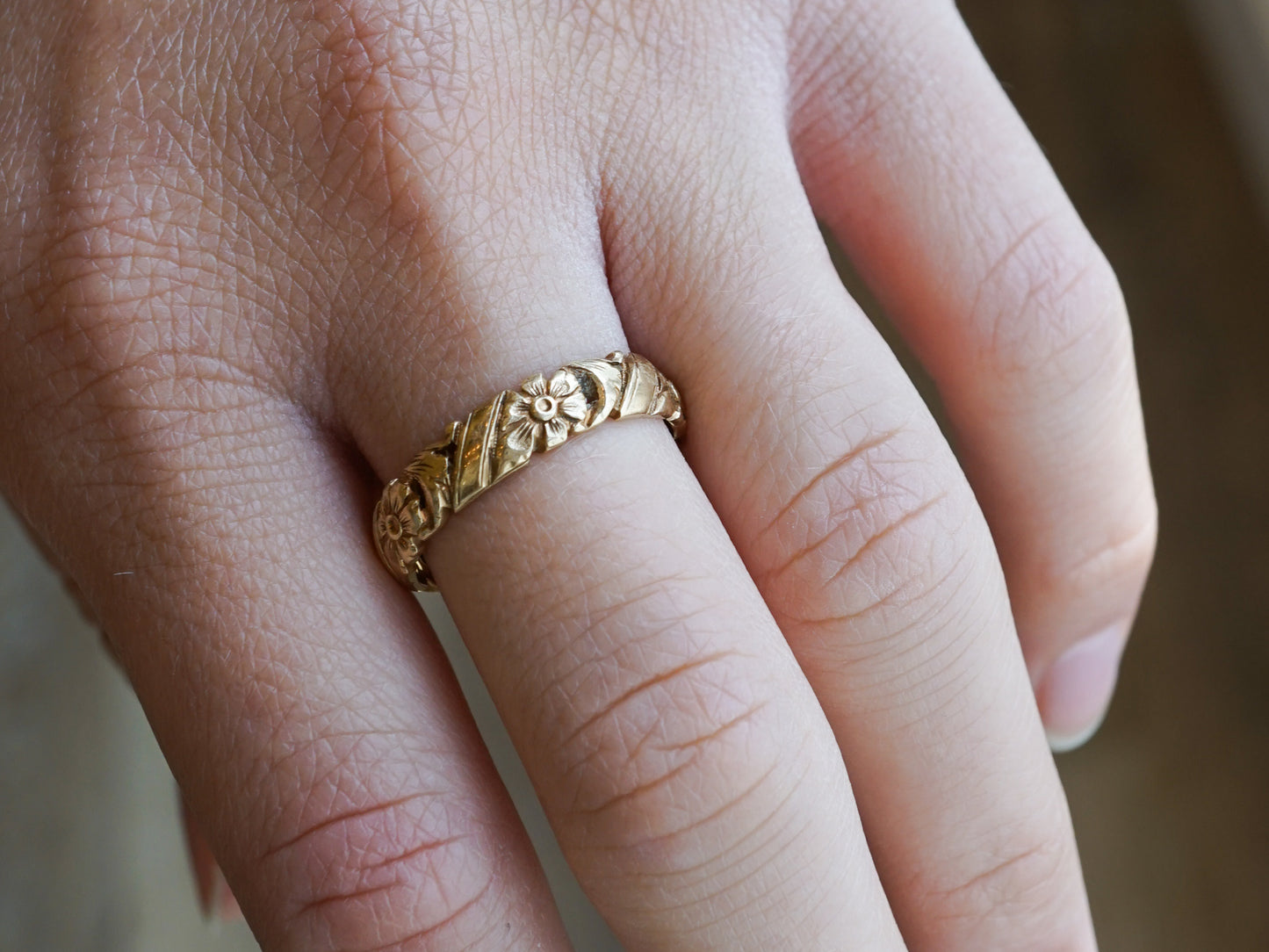 Floral Art Deco Engraved Wedding Band in 14k Yellow Gold