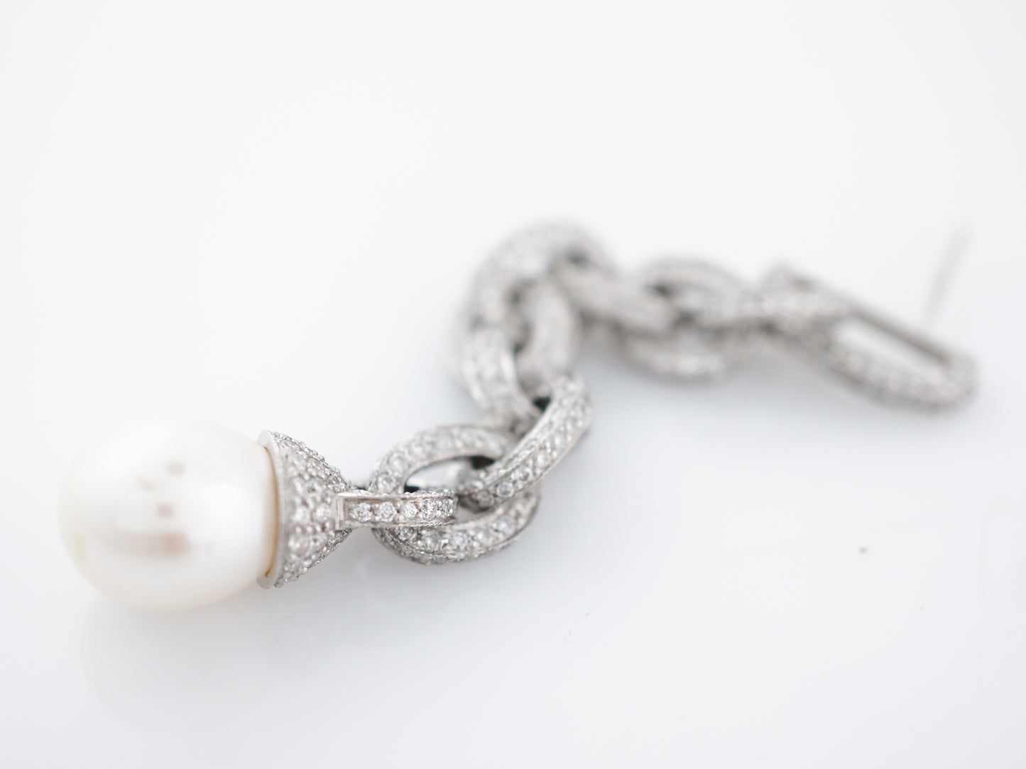 Dangle Earrings Modern 6.59 Round Brilliant Cut Diamonds & Pearl in Platinum