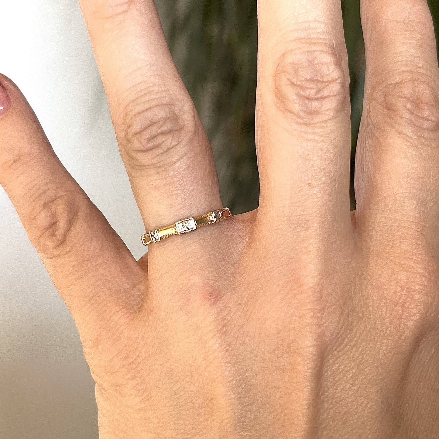 Retro Two-Toned Station Wedding Band in 14k Gold