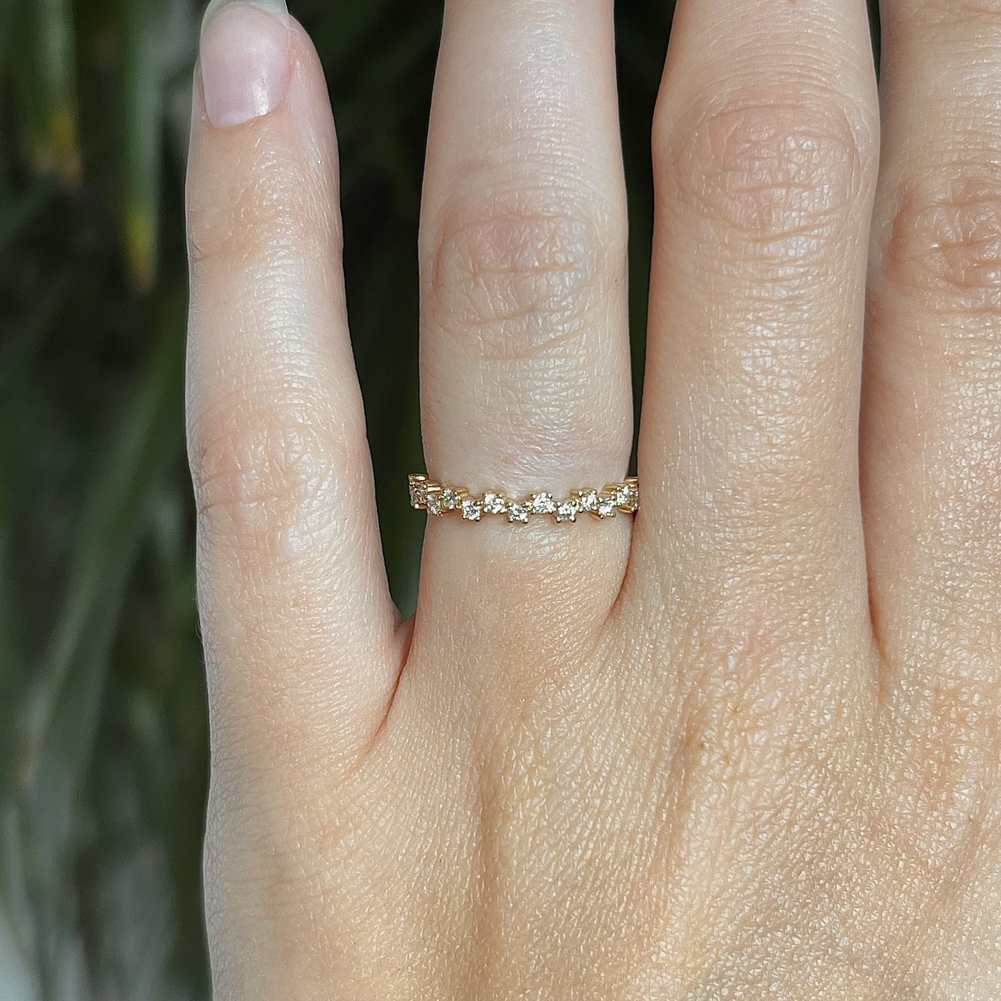 .33 Alternating Diamond Wedding Band in 14k Yellow Gold