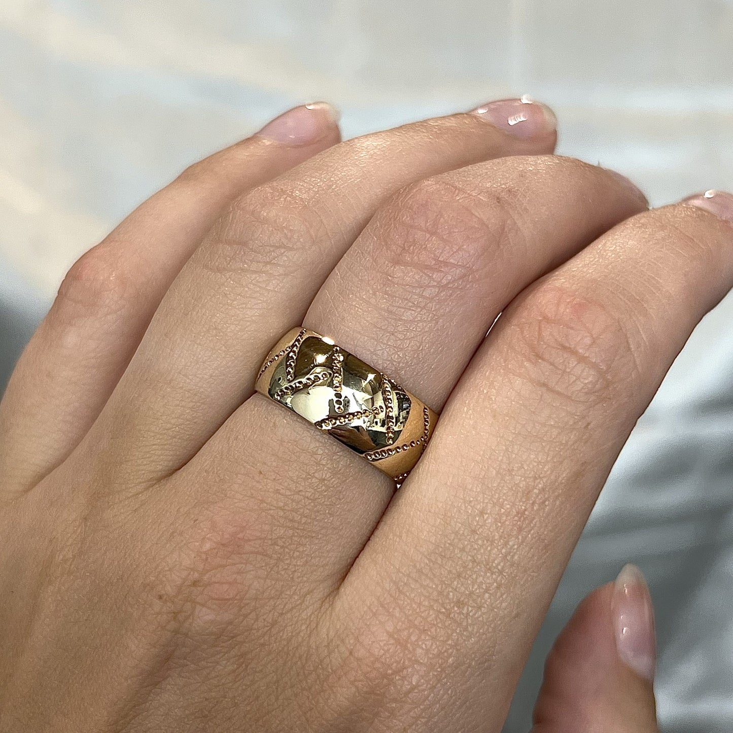 Men's Woven Pattern Wedding Band in 14k Yellow Gold