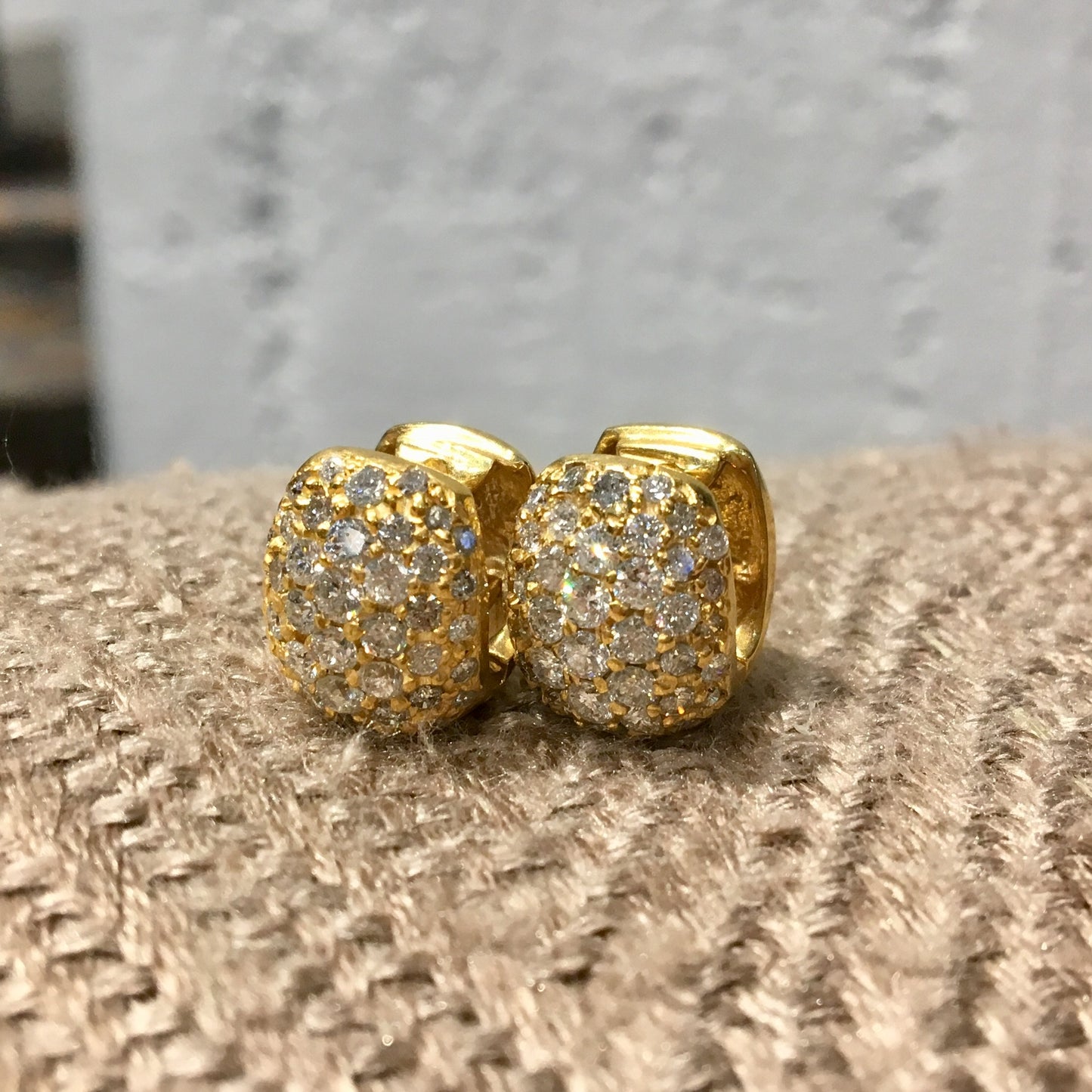 Earrings Modern 2.12 Round Brilliant Cut Diamonds in 14K Yellow Gold