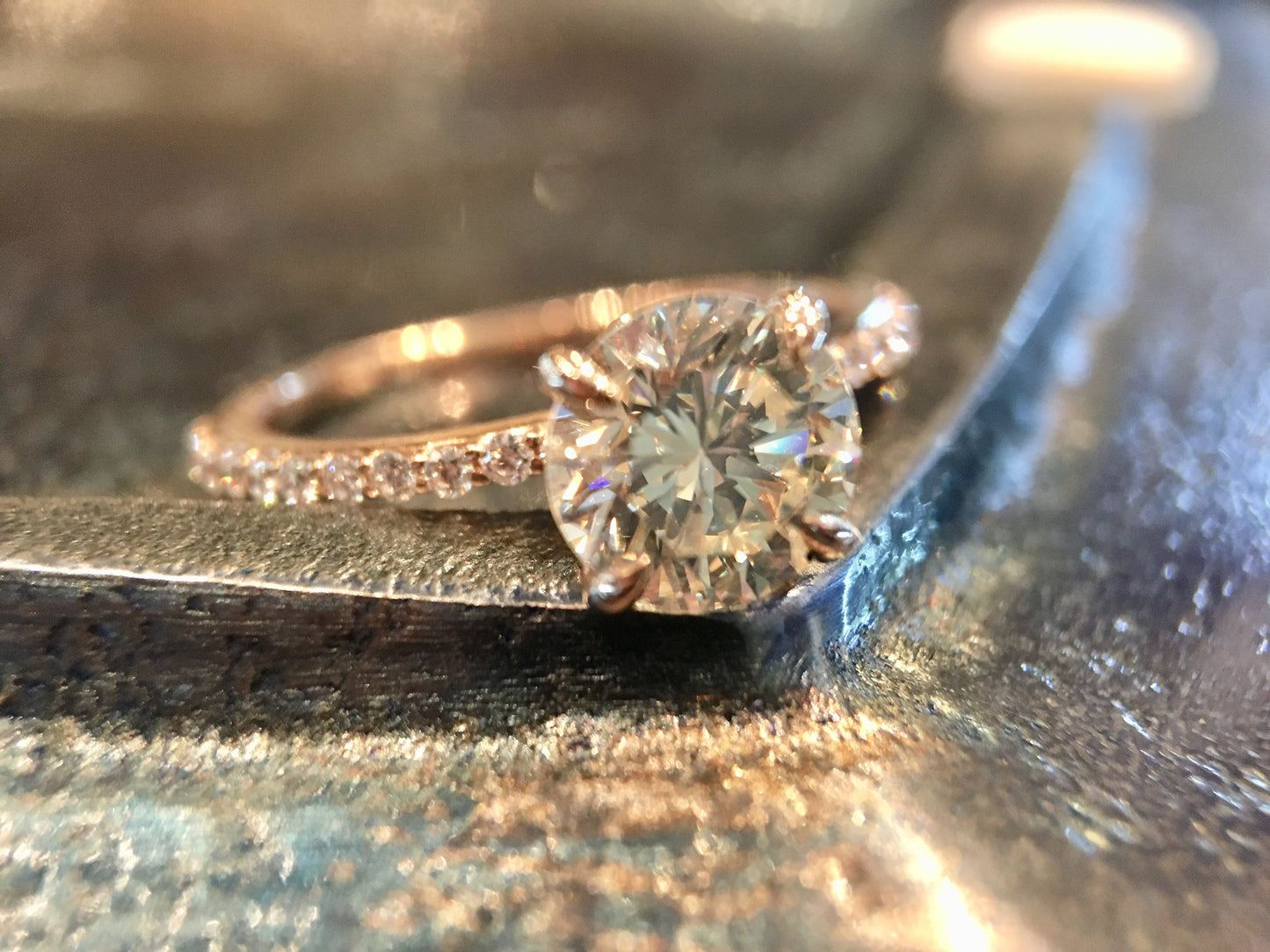 Engagement Ring Modern 1.55 Round Brilliant Cut Diamonds in 14K Rose Gold