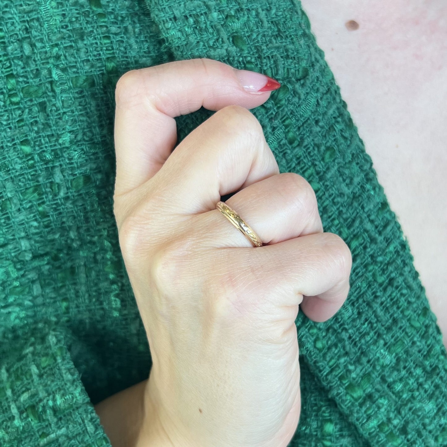 3mm Antique Engraved Wedding Band in 14k Yellow Gold