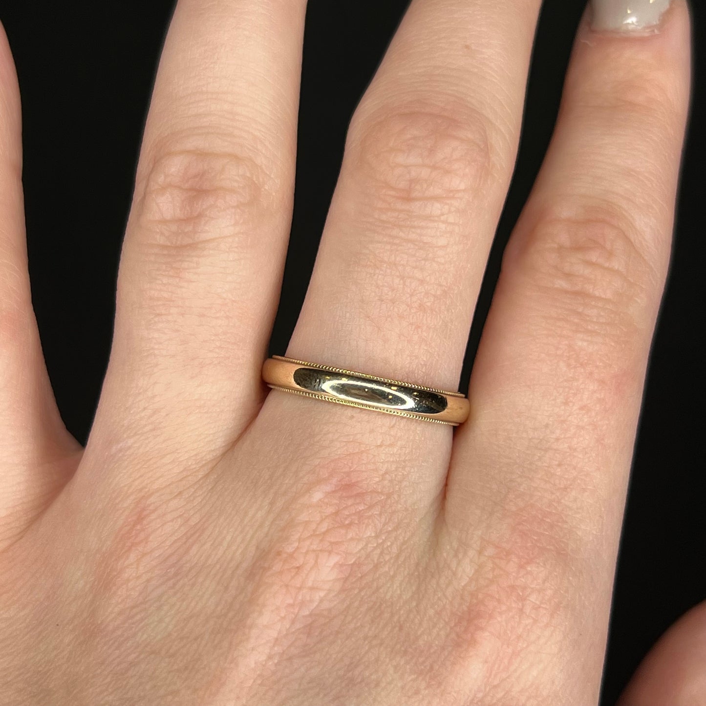 Men's Classic Milgrain Wedding Band in 14k Yellow Gold