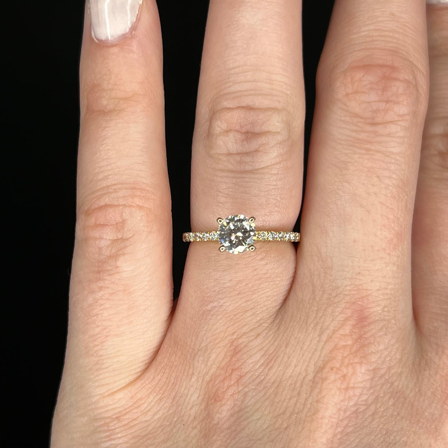 Solitaire 1 Carat Diamond Engagement Ring in 18k Yellow Gold