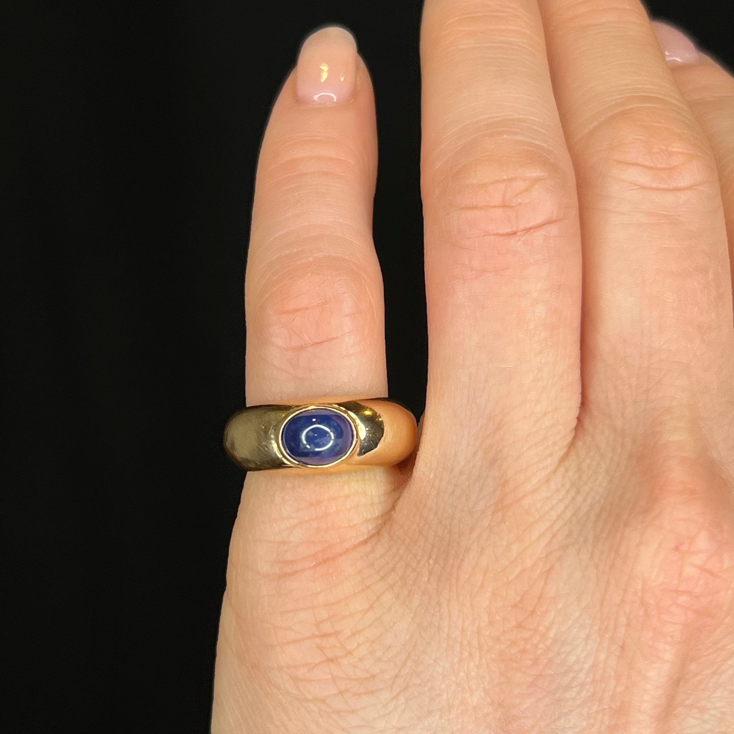 Mid-Century Sapphire Cabochon Ring in 18K Yellow Gold