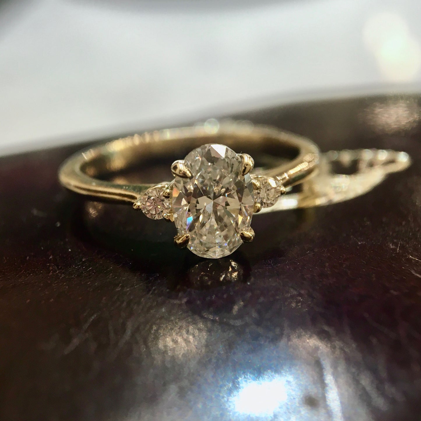 1 Carat Oval Diamond Engagement Ring in Yellow Gold