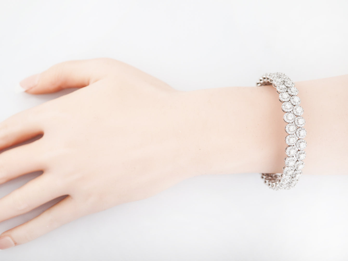 Modern Bracelet 10.40 Round Brilliant Cut Diamonds in 18K White Gold