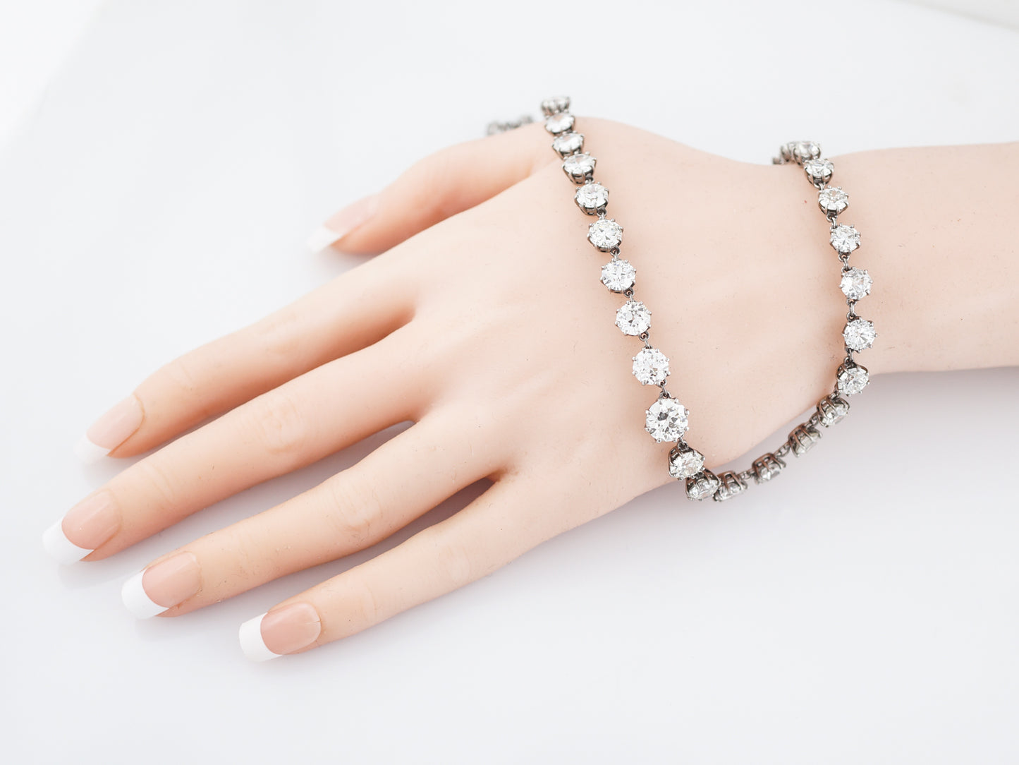 Necklace Modern 33.91 Old European Cut Diamond in Platinum